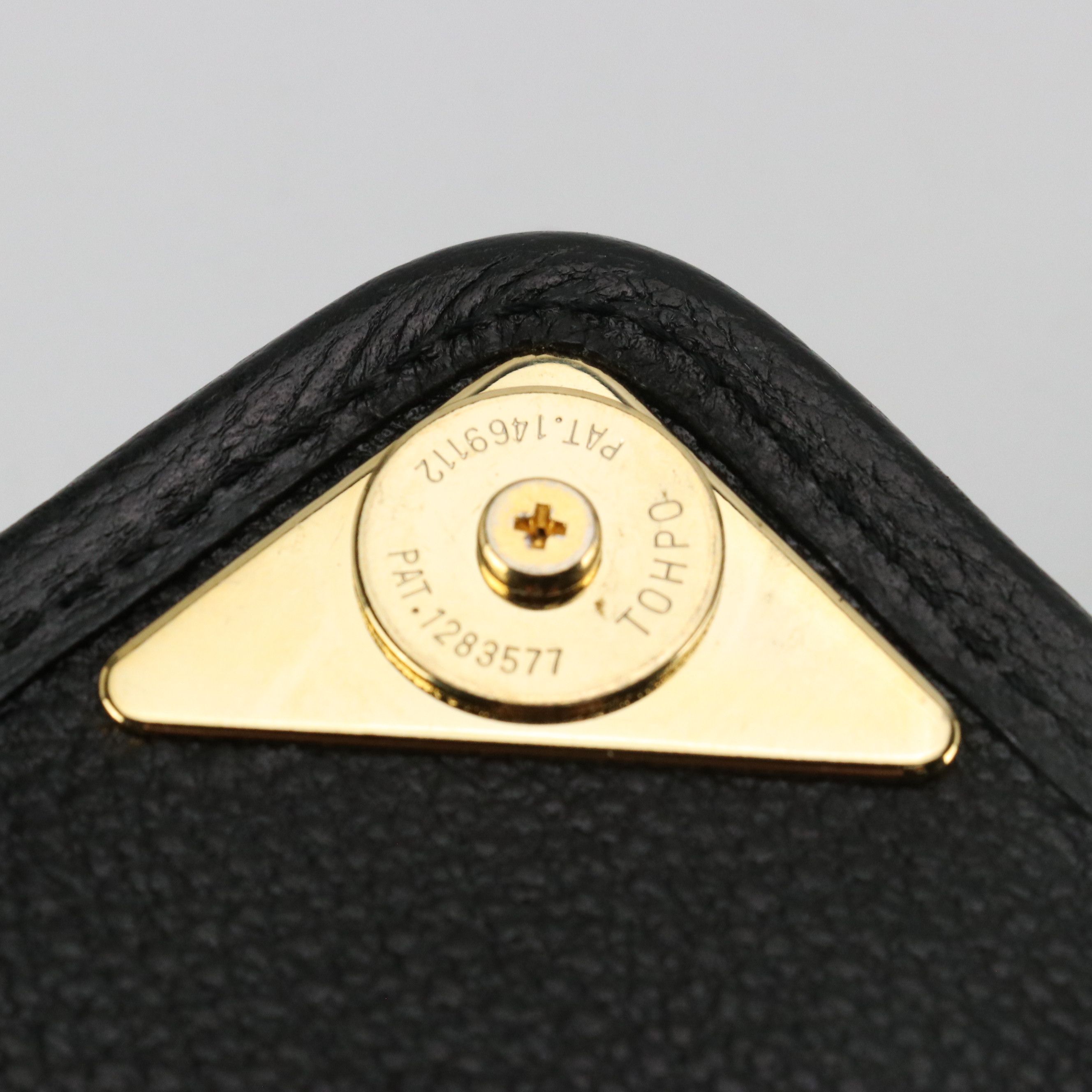 Yves Saint Laurent Crossbody Envelope Bag in Black Pebbled Leather