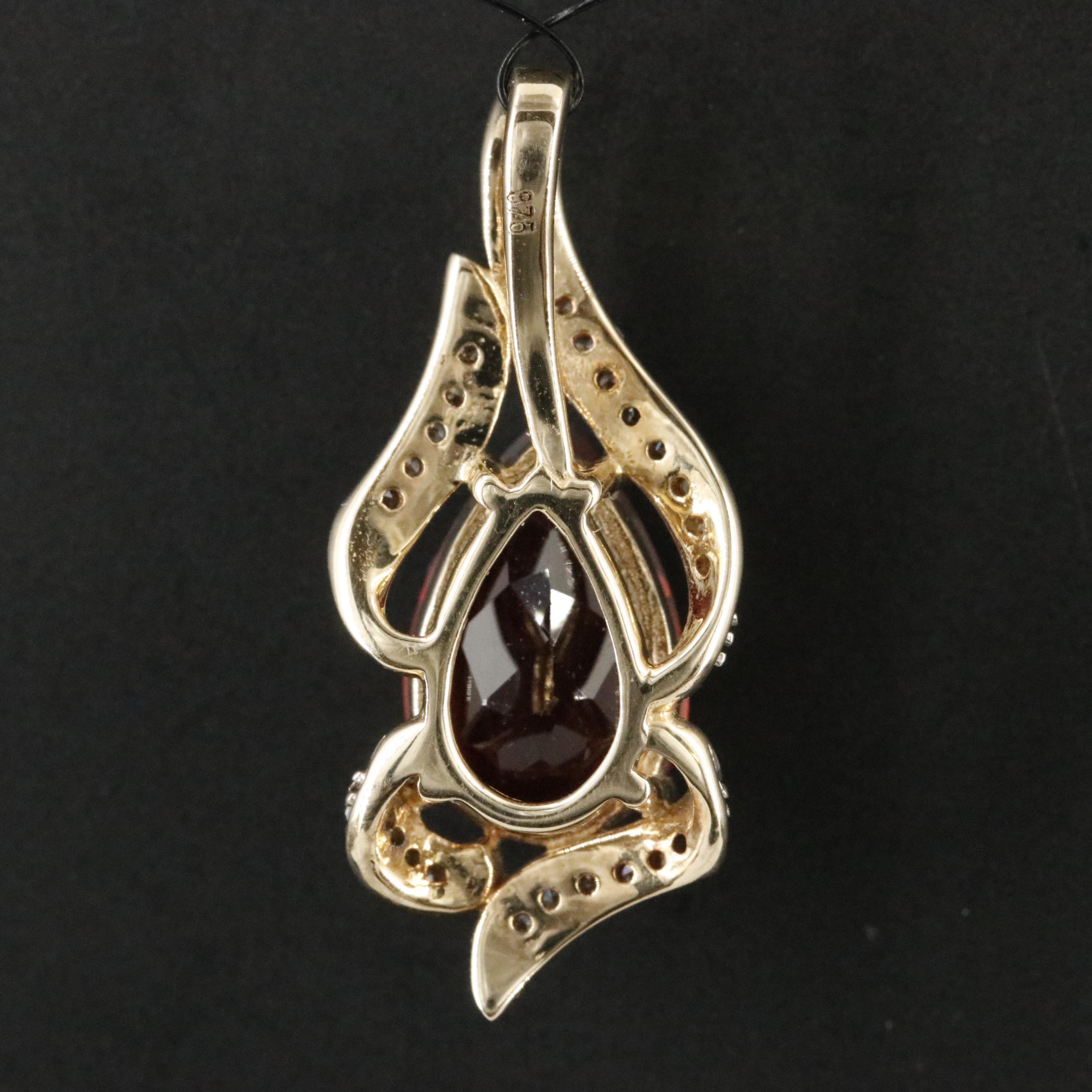 9K Labradorite and Diamond Pendant