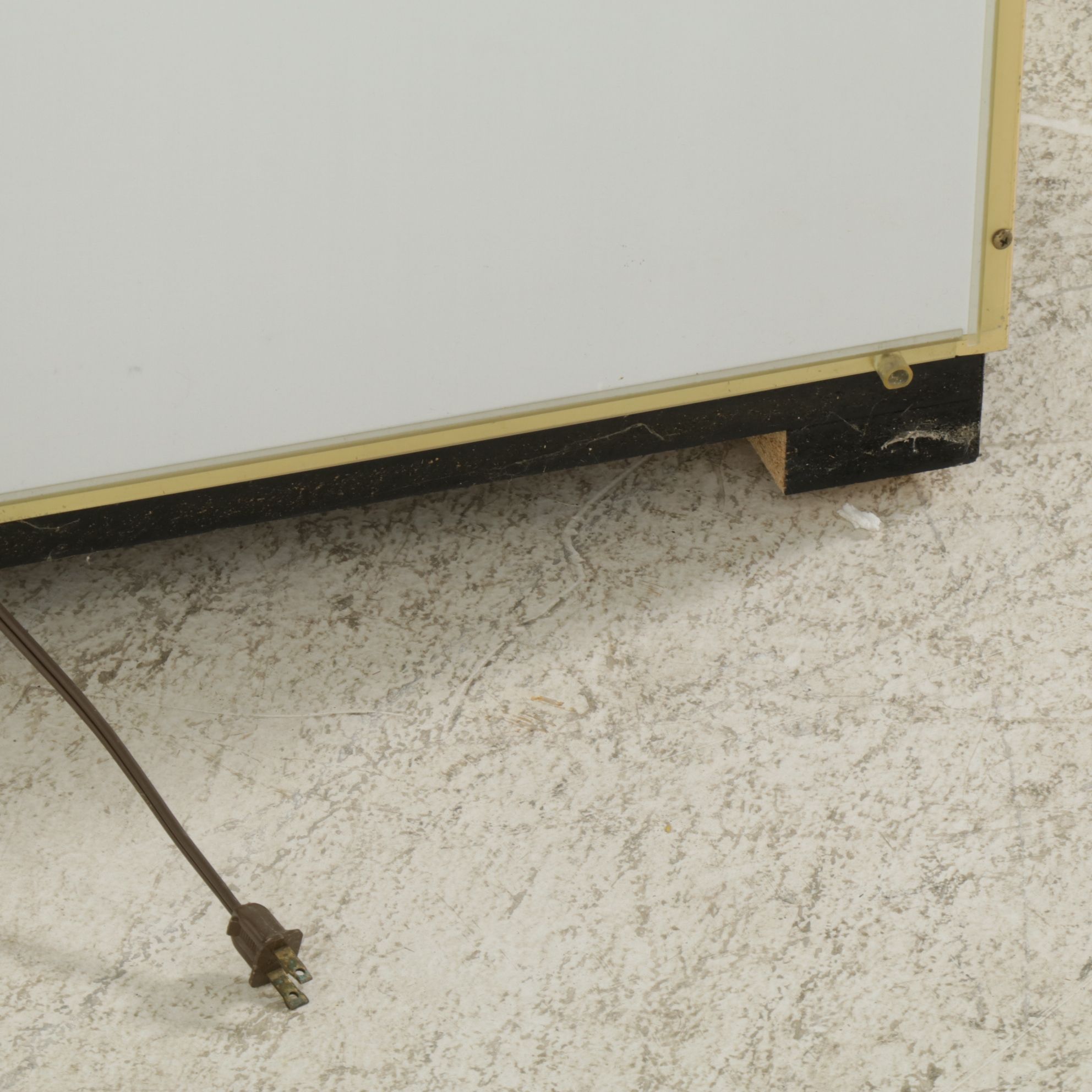 Illuminated Brass-Finished Curio Cabinet, Late 20th Century