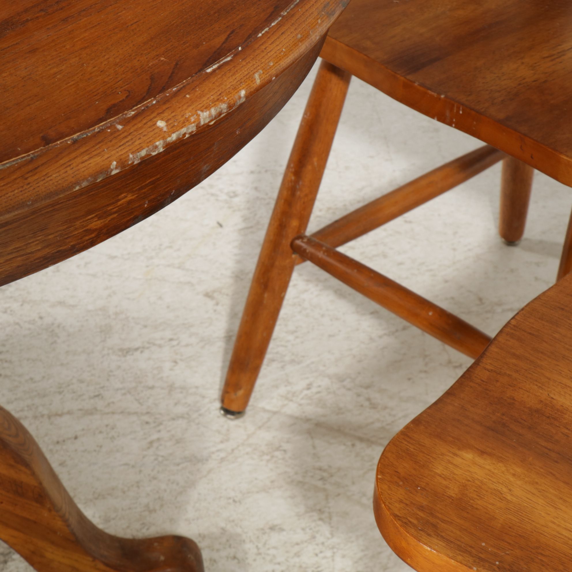 Oak Pedestal Dining Table with Four Hoop-Back Chairs