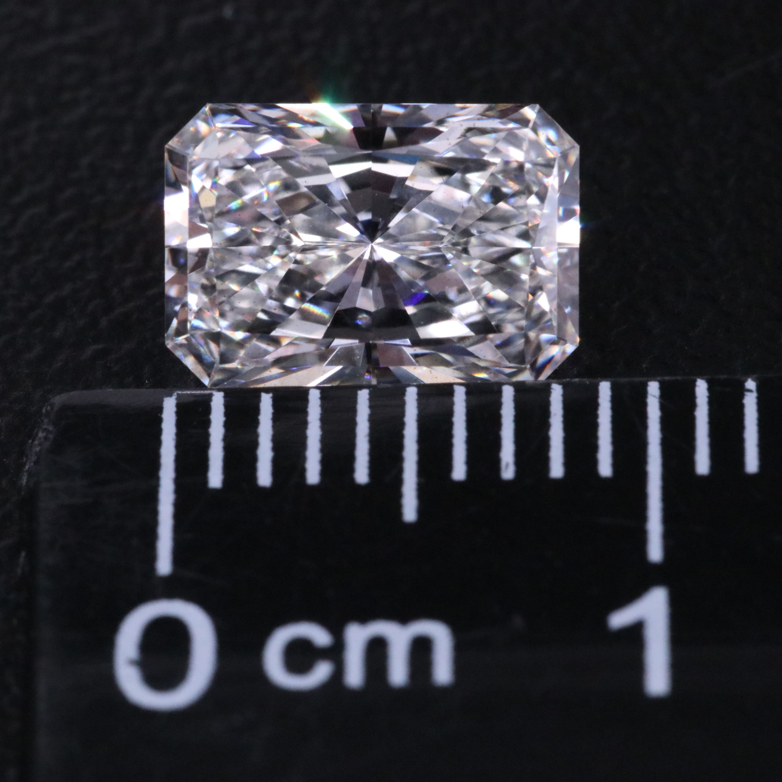 Loose 1.73 CT Lab Grown Diamond with IGI Report