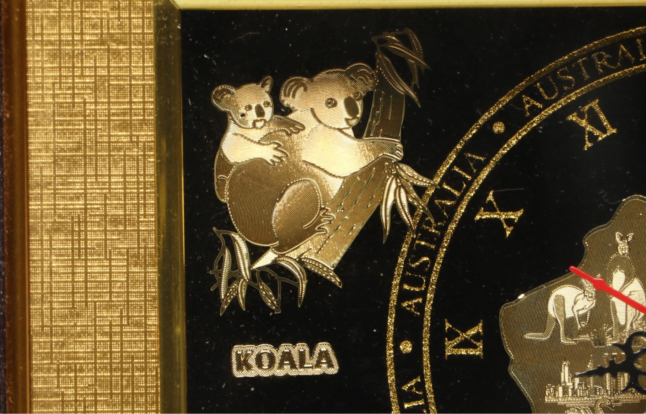 Australia Gold Plate Lacquer Frame Table Clock