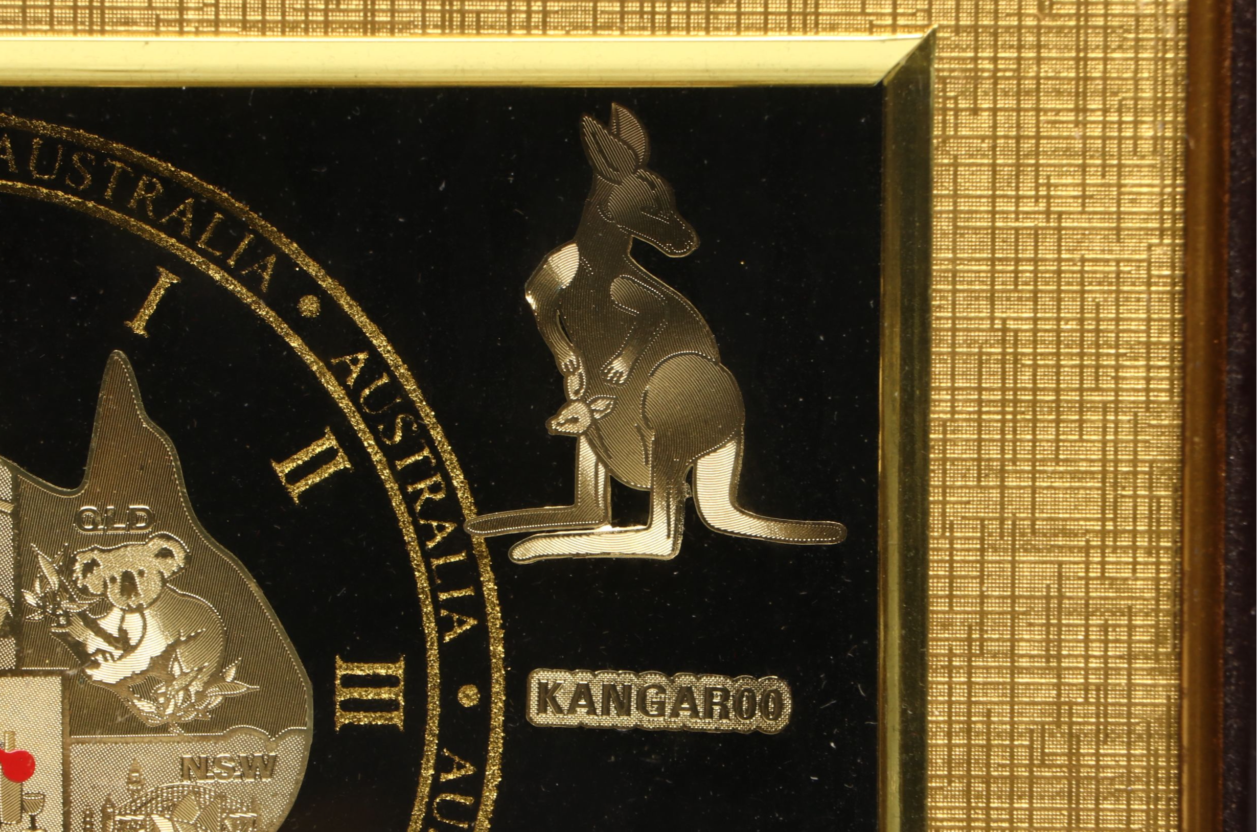 Australia Gold Plate Lacquer Frame Table Clock