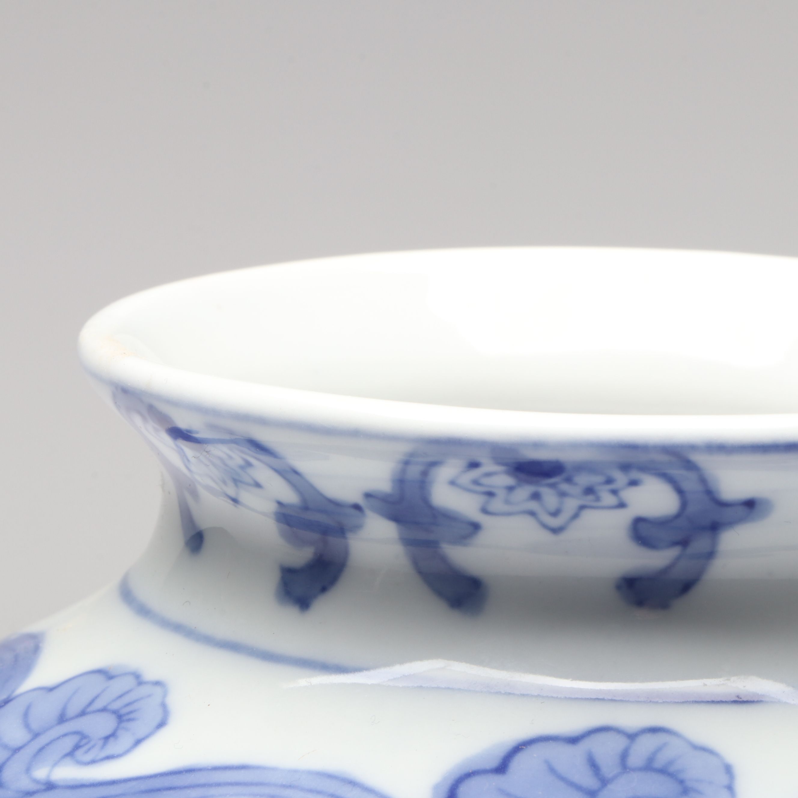 Chinese Morning Glory Vine Blue and White Porcelain Vase