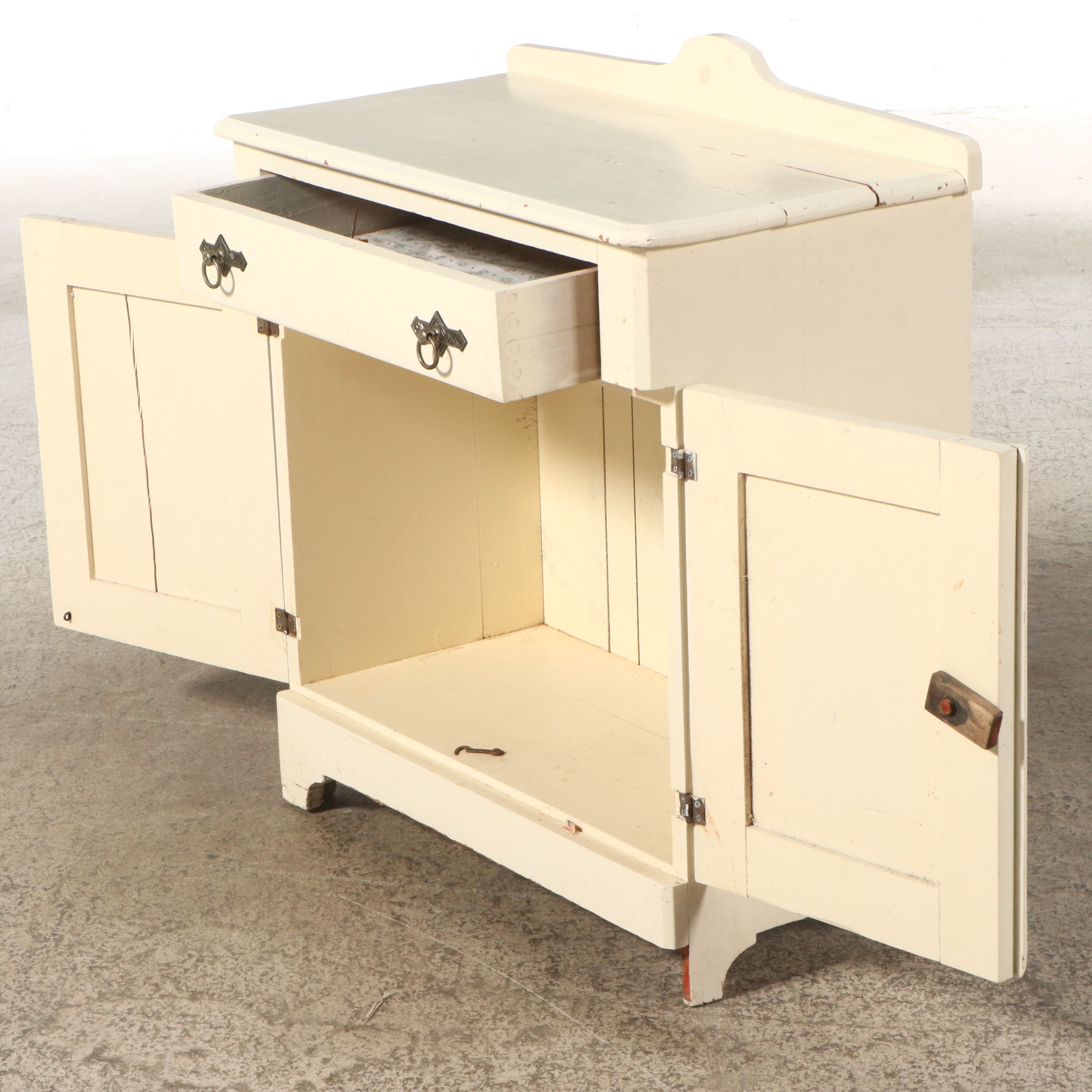 Victorian Knapp Jointed Painted Wood Washstand, 1870-1900