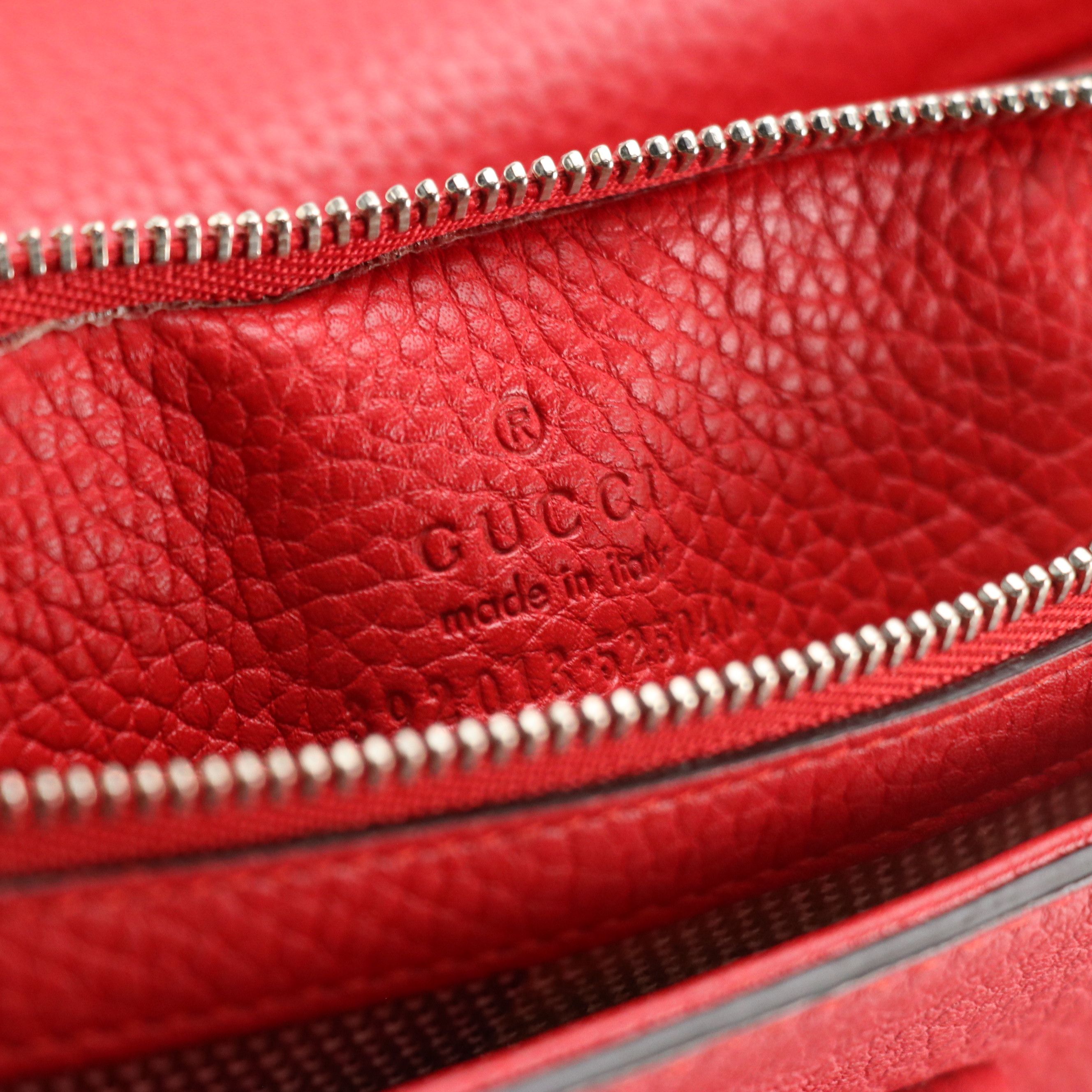 Gucci Bamboo Turnlock Two-Way Shoulder Bag in Red Grained Calfskin Leather