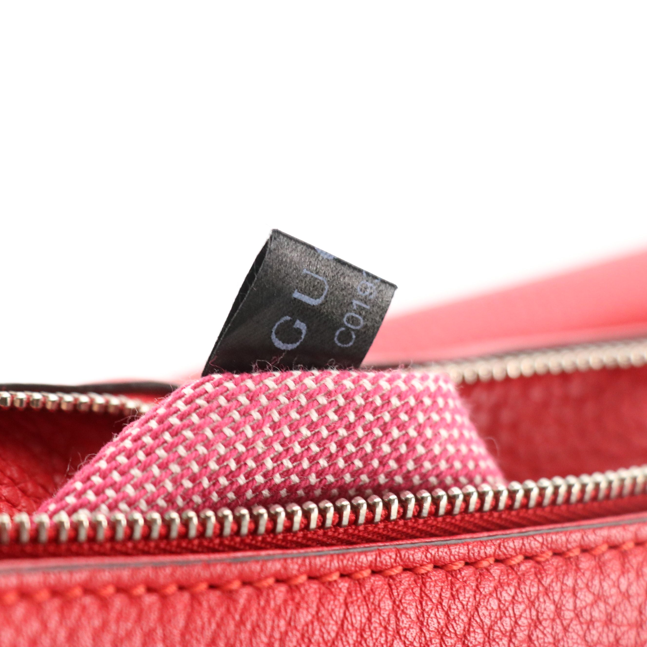 Gucci Bamboo Turnlock Two-Way Shoulder Bag in Red Grained Calfskin Leather