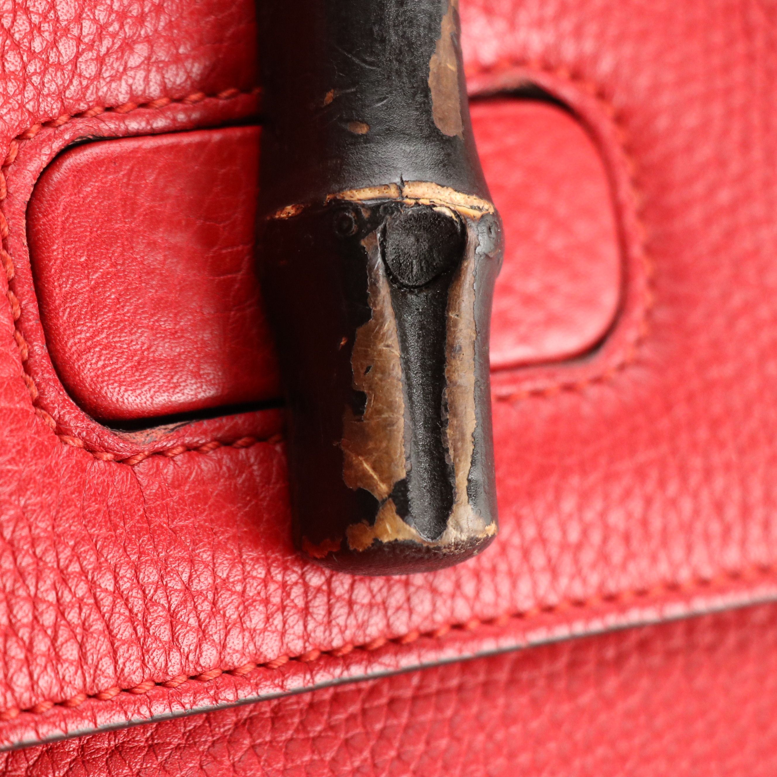 Gucci Bamboo Turnlock Two-Way Shoulder Bag in Red Grained Calfskin Leather