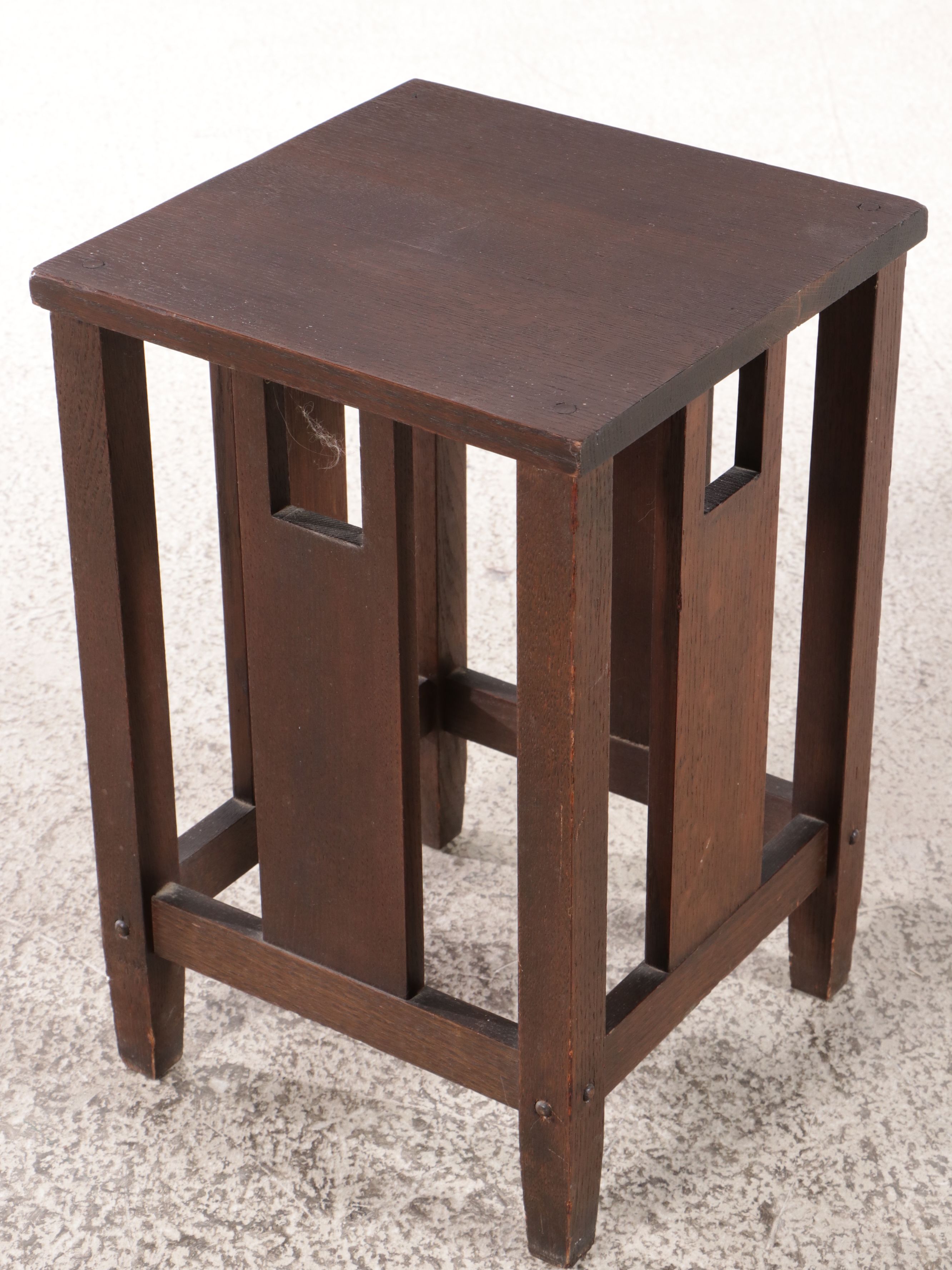 Arts & Crafts Style Oak and Leather Rocking Chair and End Table, 20th Century