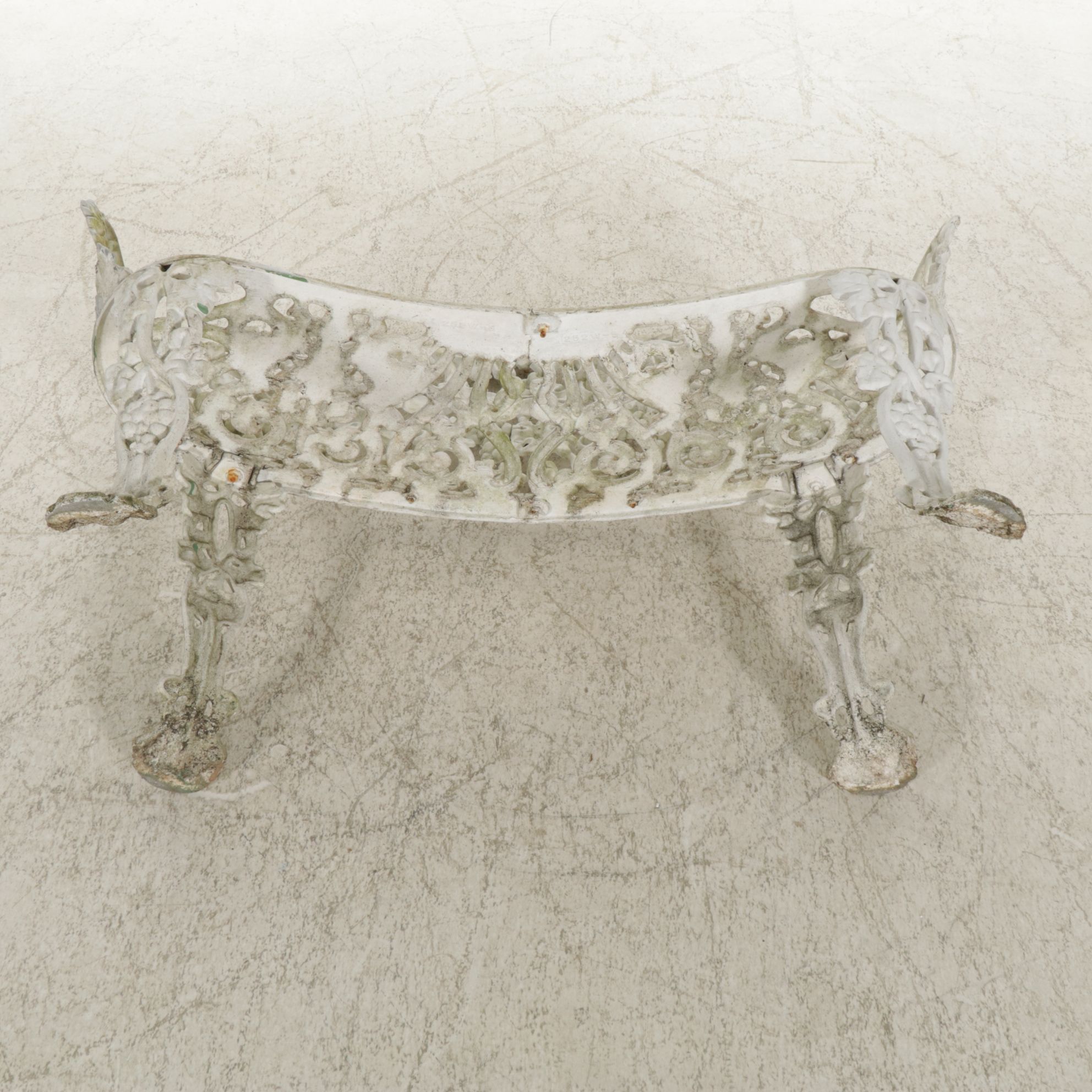 Victorian Style Grapevine Design Painted Cast Aluminum Garden Loveseat