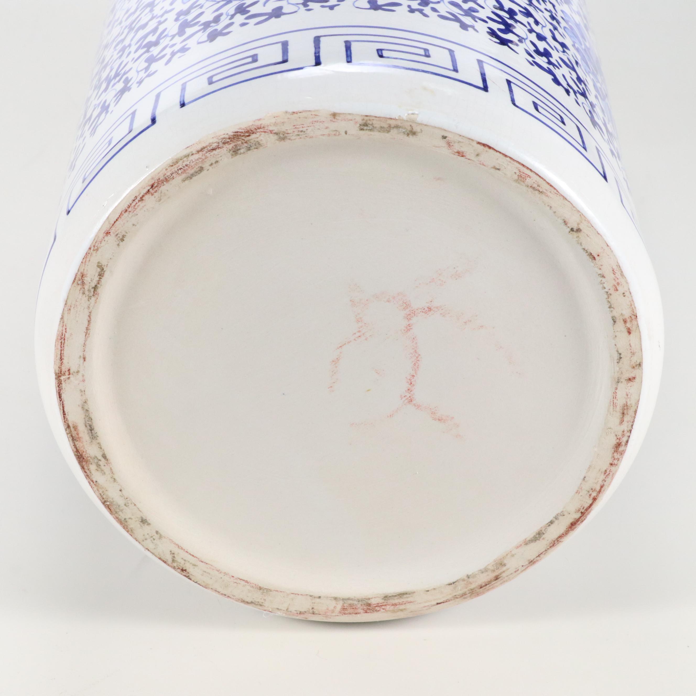 Chinese Chrysanthemum and Vine Porcelain Cylinder Vase and Stand