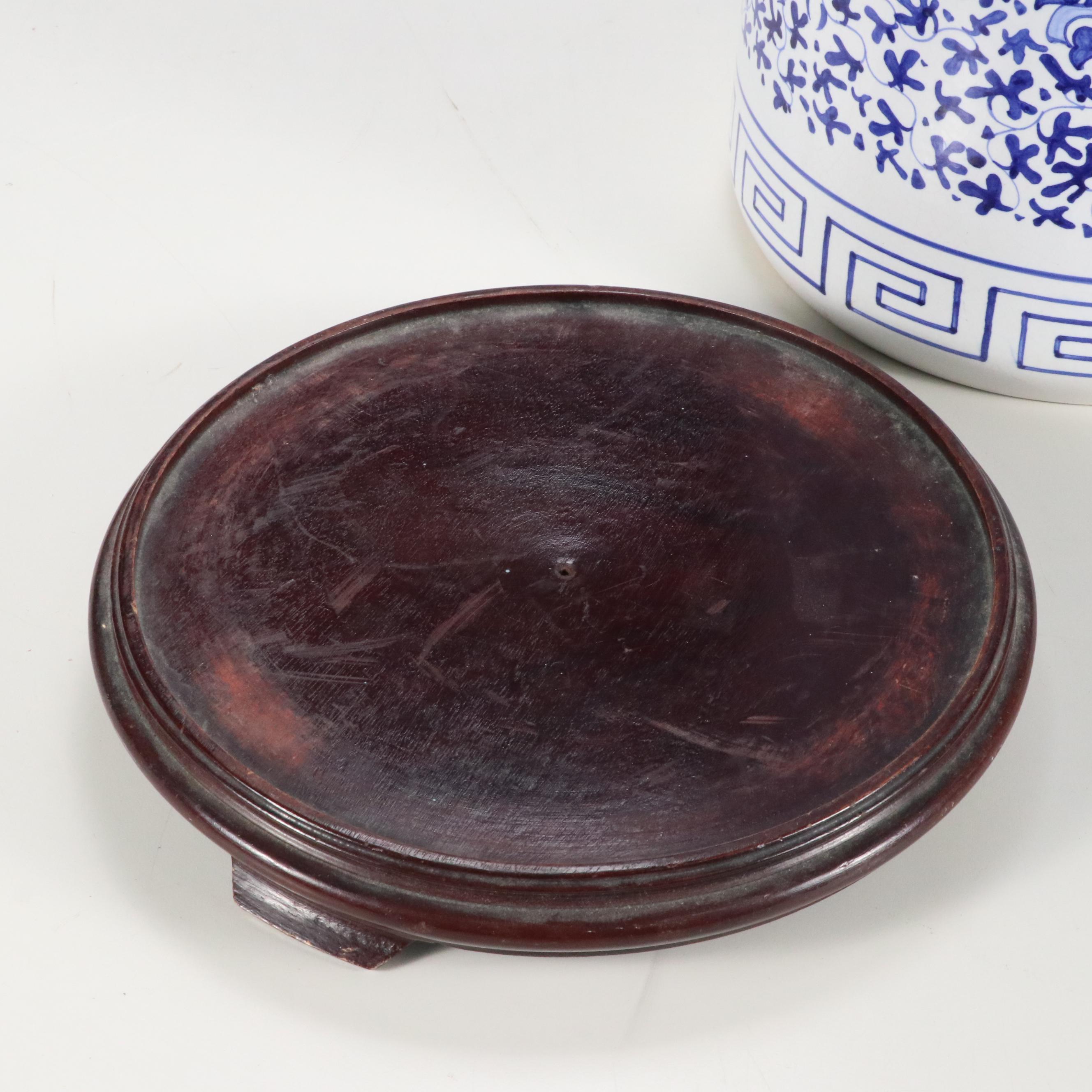 Chinese Chrysanthemum and Vine Porcelain Cylinder Vase and Stand