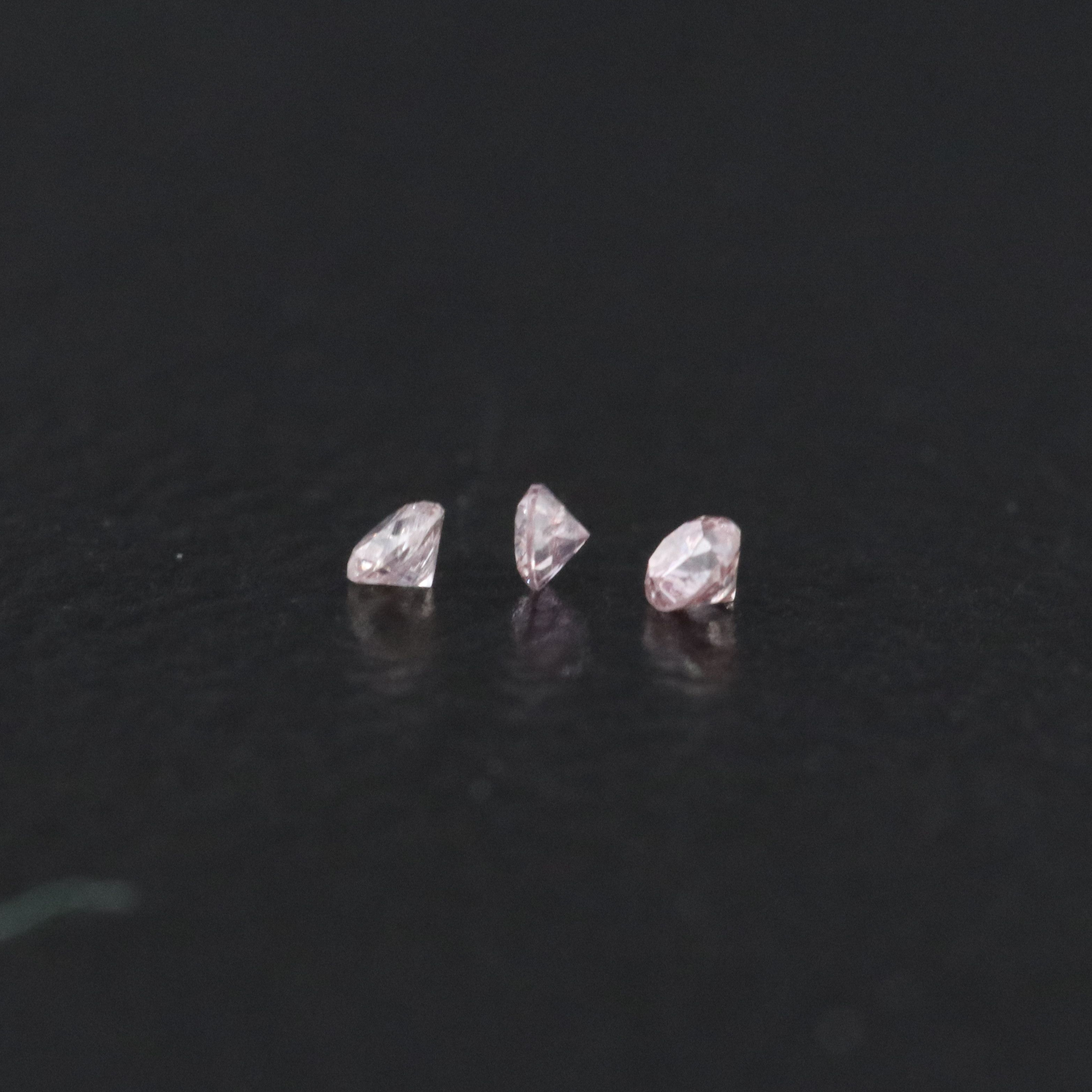 Loose 1.00 CTW Fancy Pink Diamonds