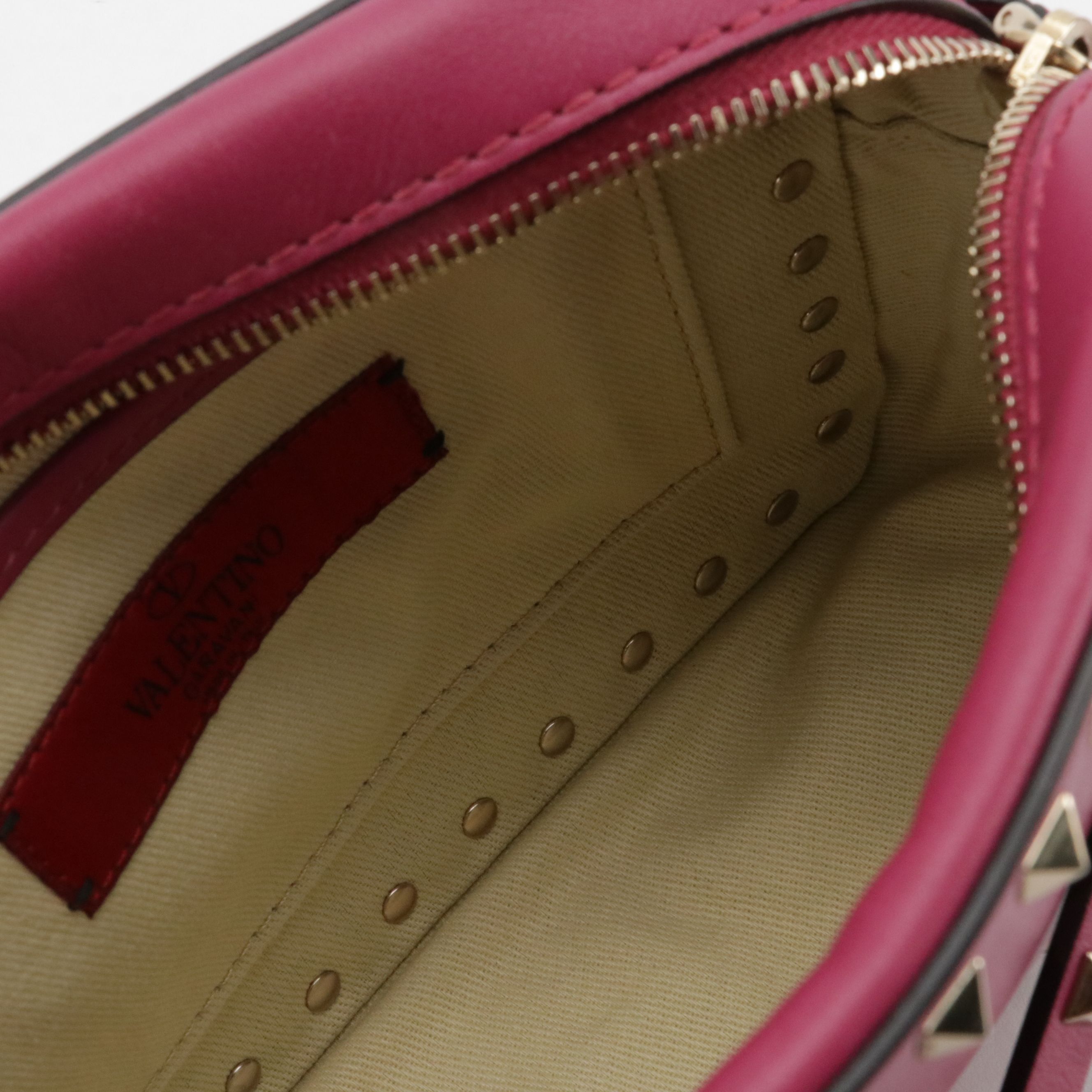 Valentino Garavani Camera Crossbody Bag in Fuchsia Rockstud Calfskin Leather