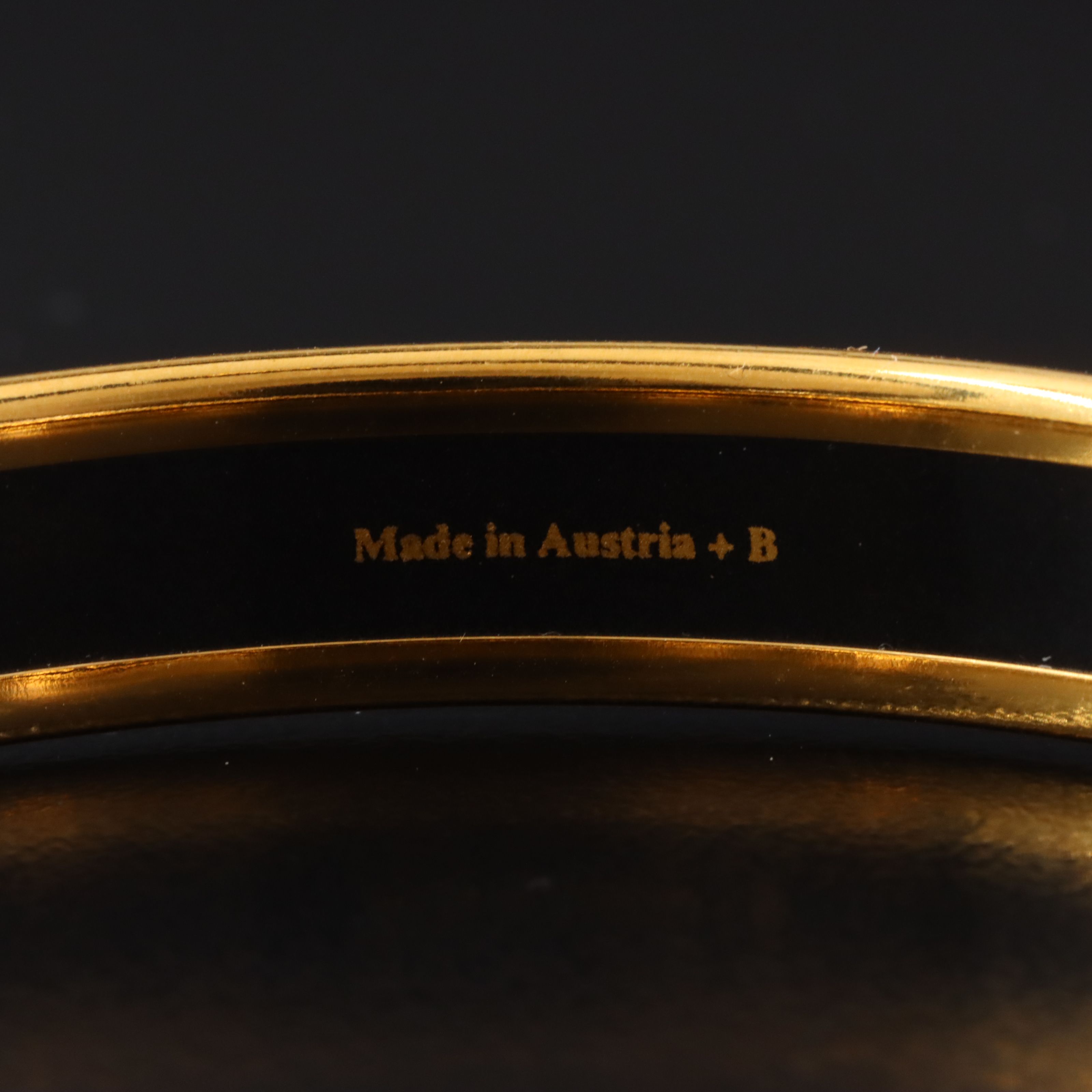 Hermès Red Wheat Motif Enamel Narrow Bangle