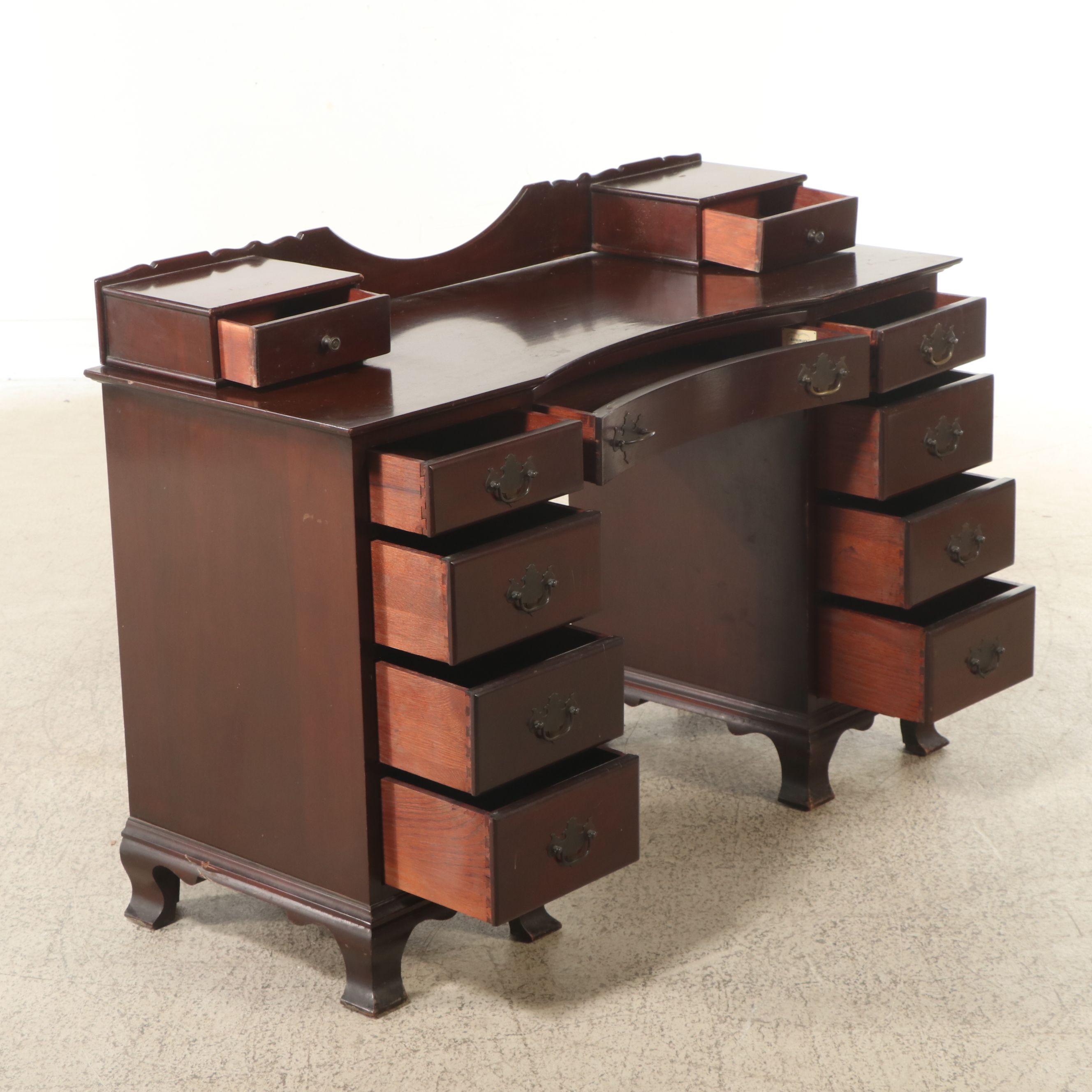 Georgian Style Mahogany Vanity Table with Mirror, Early 20th Century