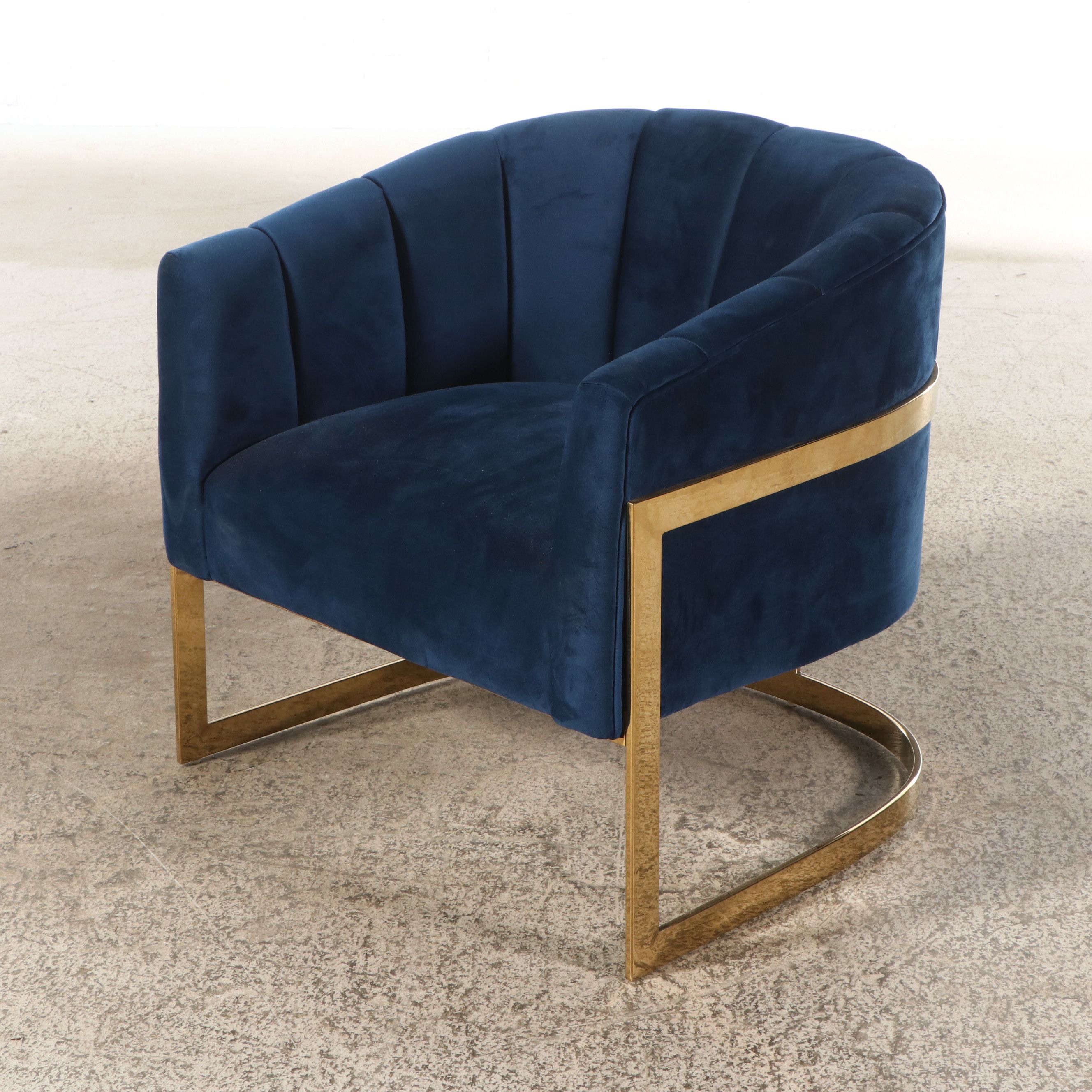 Contemporary Art Deco Style Upholstered Tufted Back Barrel Back Chair