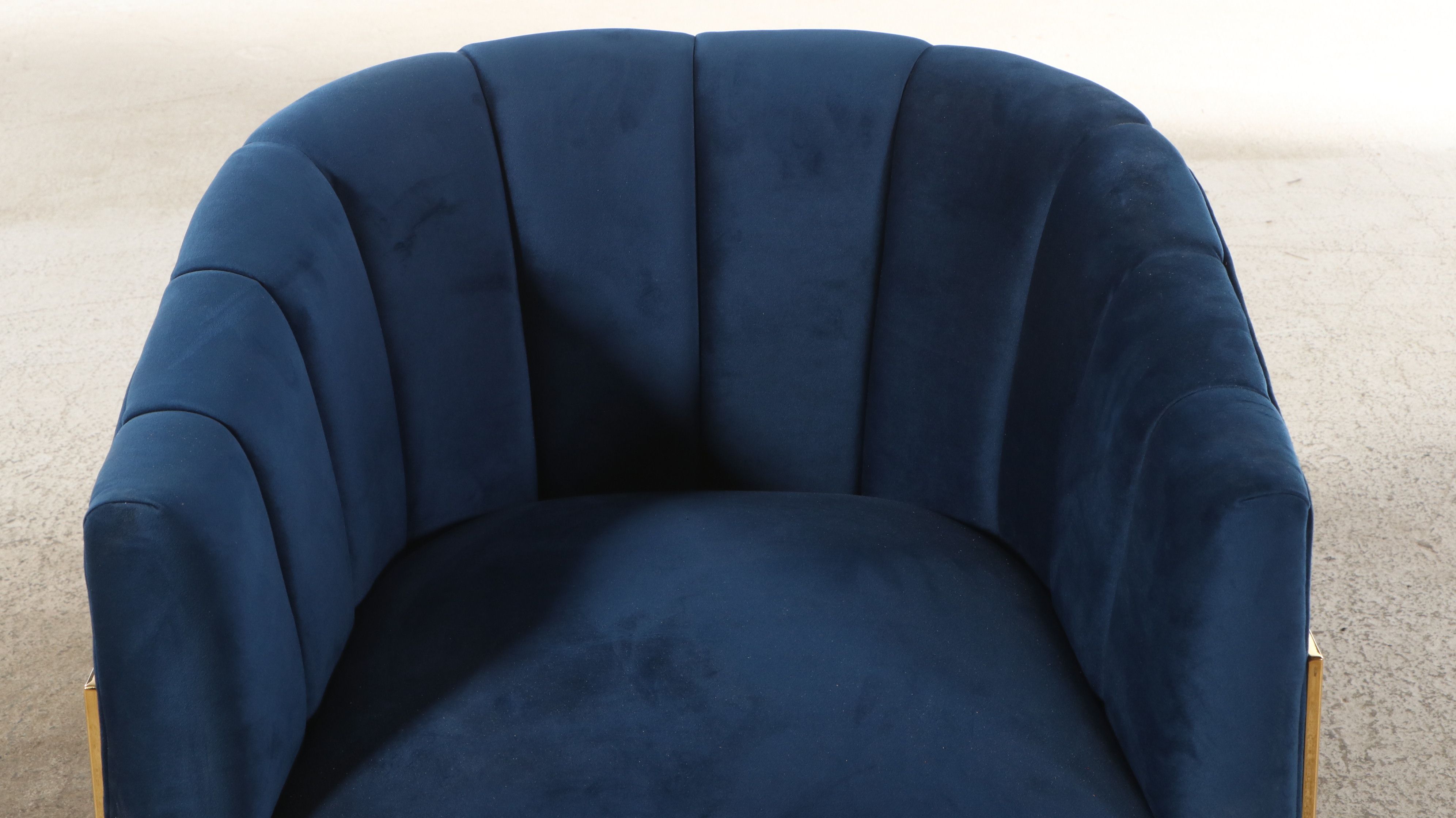 Contemporary Art Deco Style Upholstered Tufted Back Barrel Back Chair