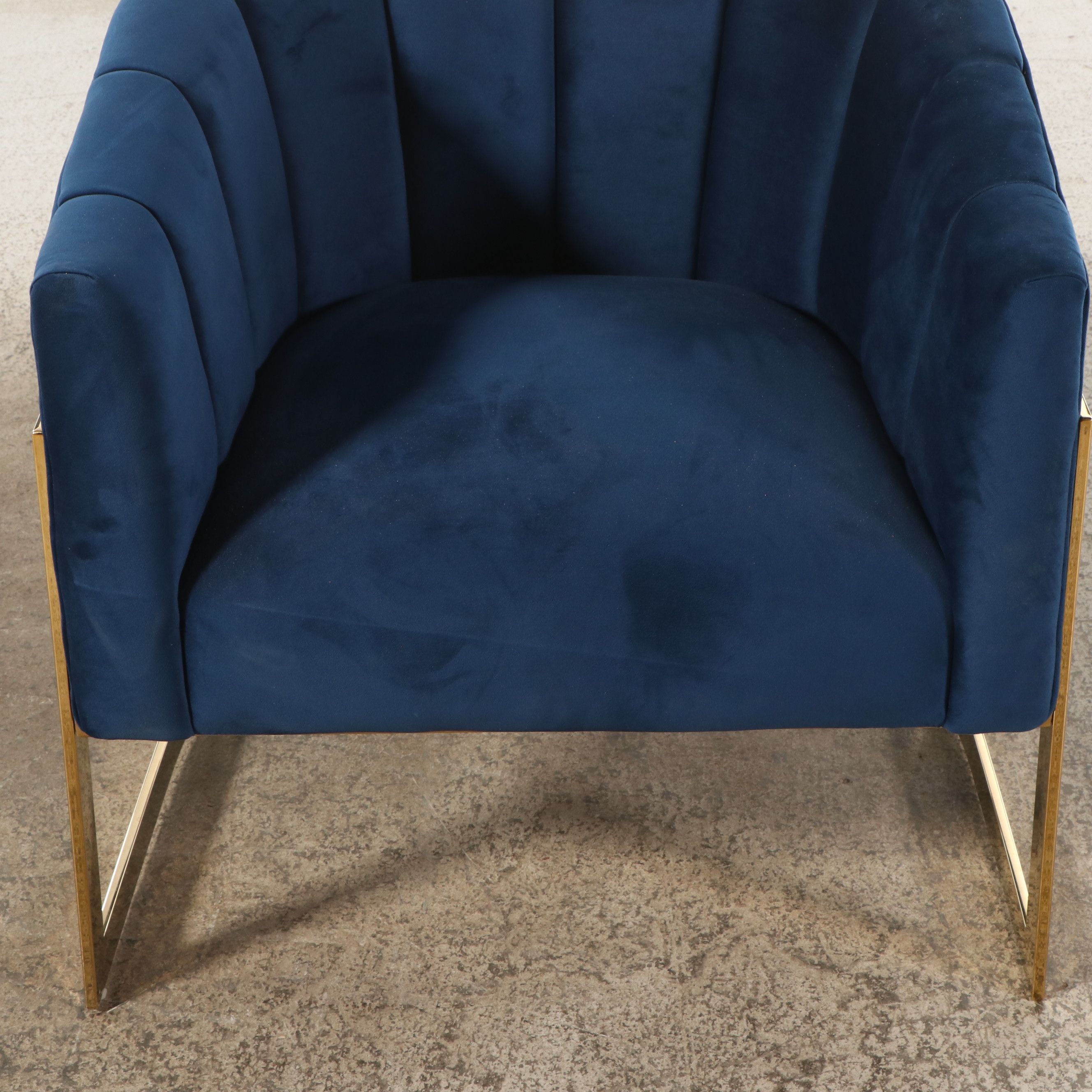 Contemporary Art Deco Style Upholstered Tufted Back Barrel Back Chair