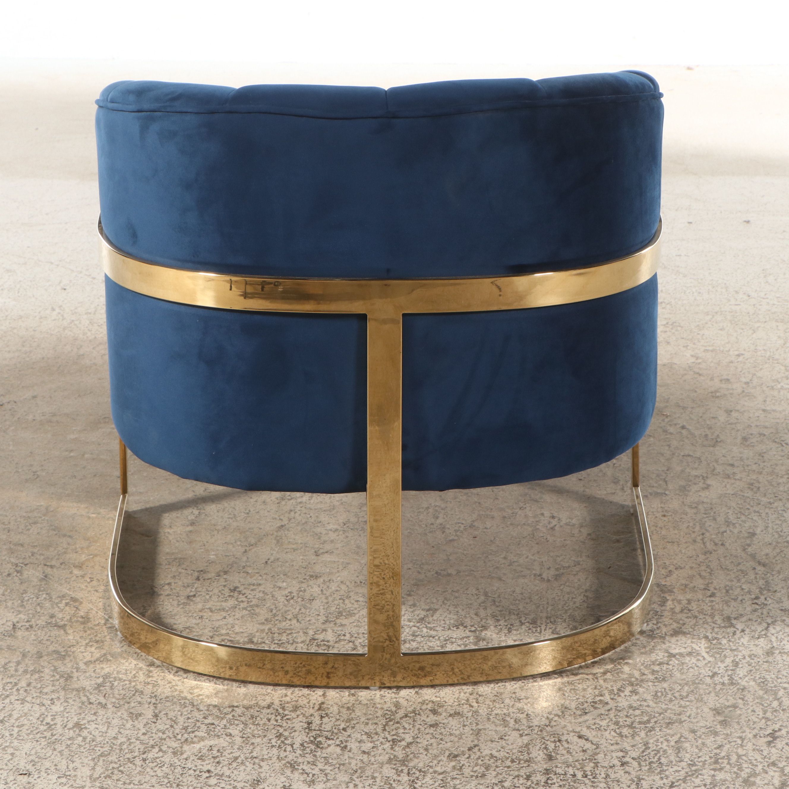 Contemporary Art Deco Style Upholstered Tufted Back Barrel Back Chair