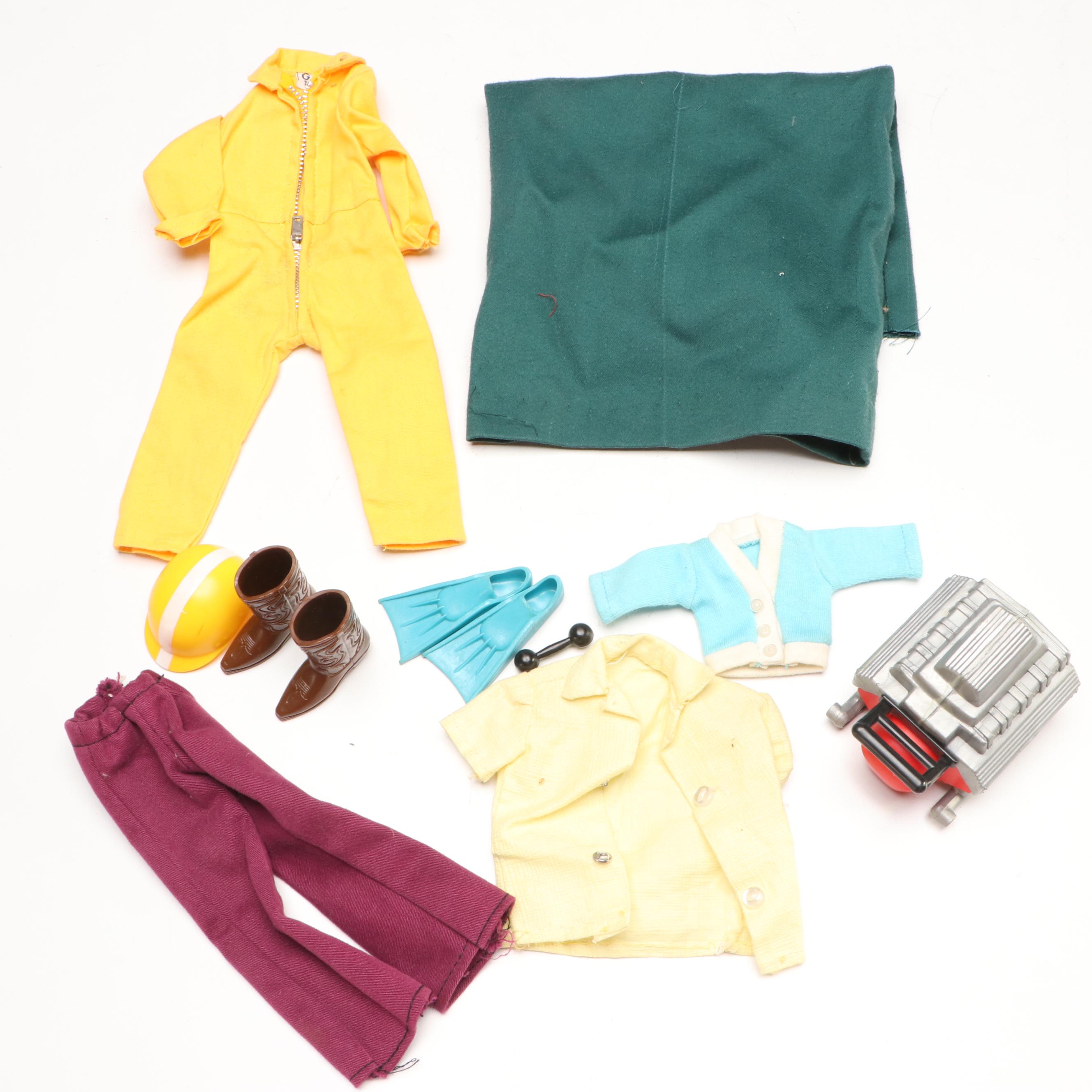 Hasbro G.I. Joe Wooden Footlocker with Doll Clothing and Accessories