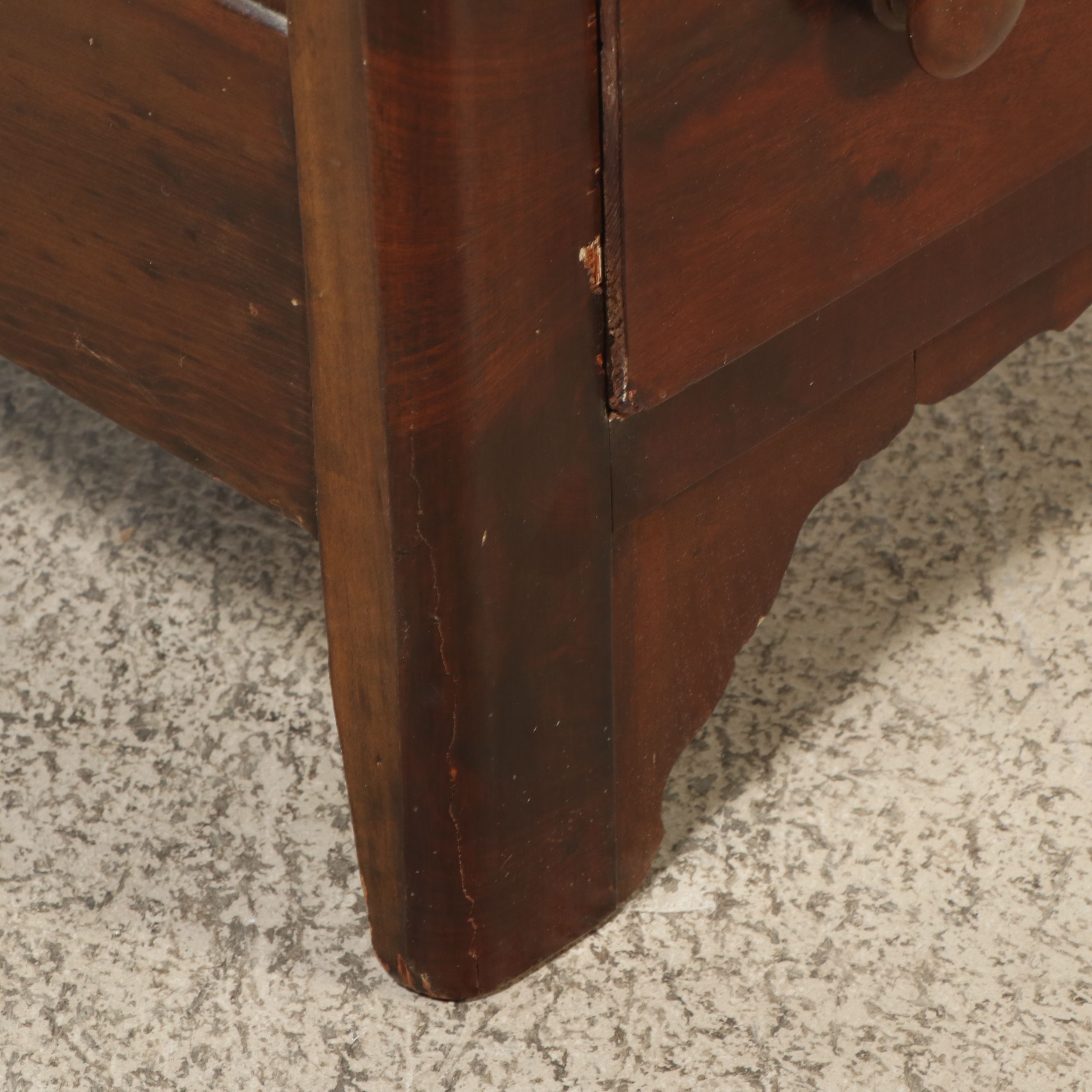 American Empire Style Mahogany Chest of Drawers, Mid to Late 19th Century