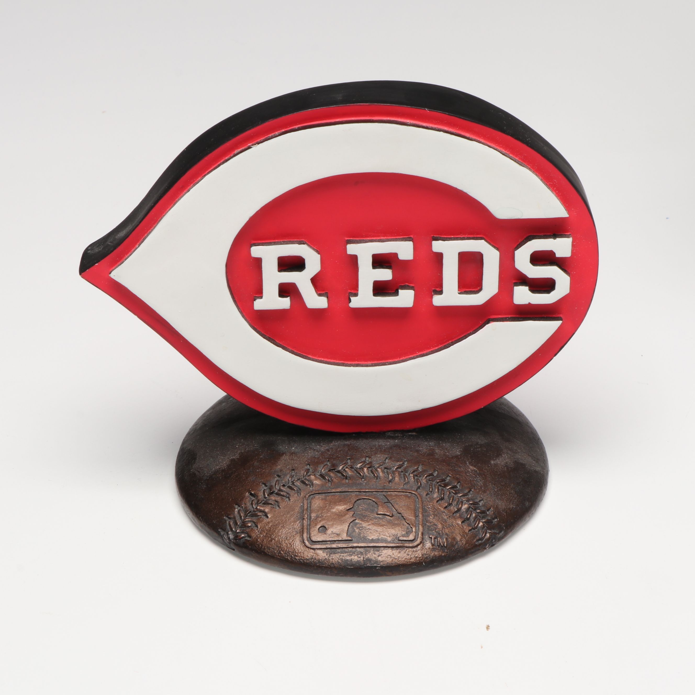 Manix Cincinnati Reds Wall Clock with Figurines and More Collectibles and Décor
