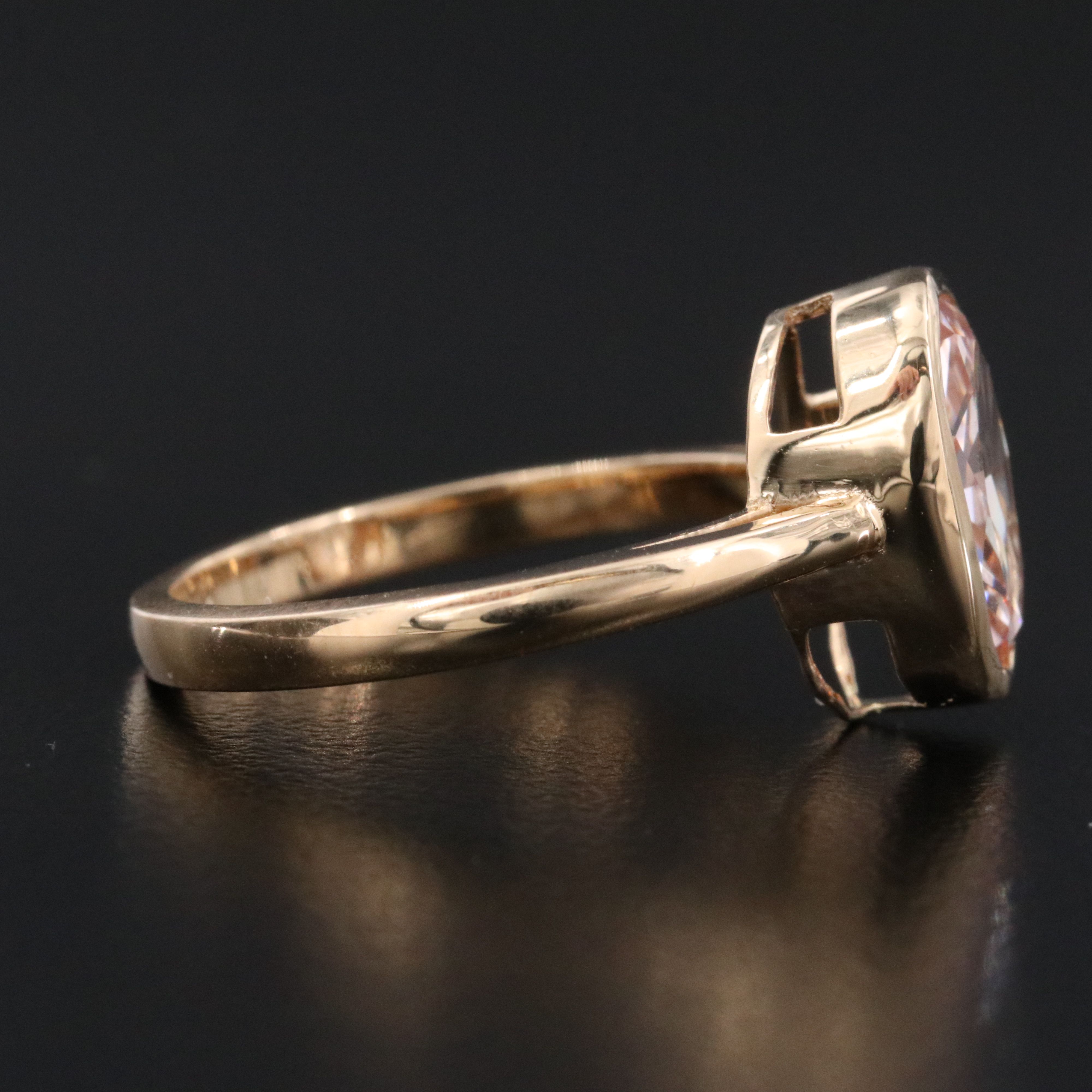 18K 3.00 CT Lab Grown Fancy Pink Diamond Solitaire Ring with IGI Report