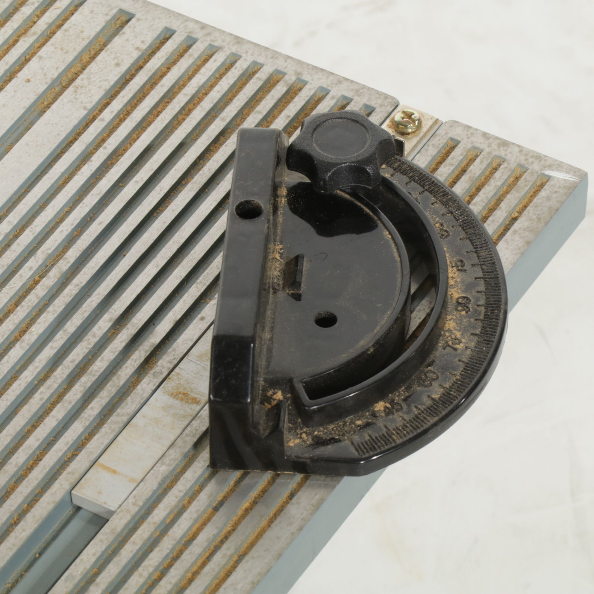 Delta 8.25-Inch Compound Miter Saw and Band Saw