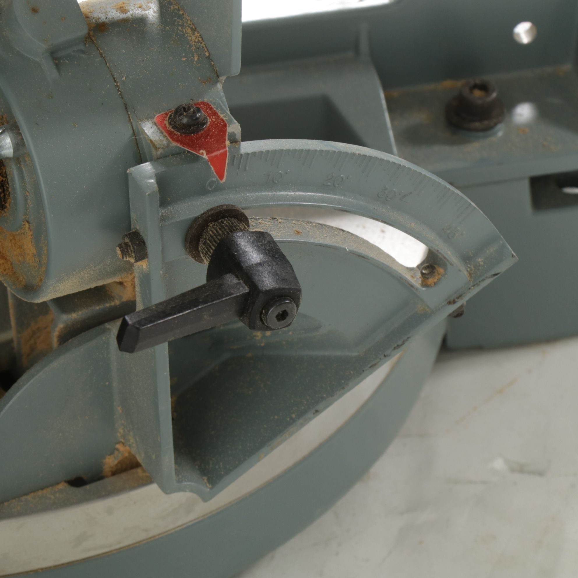 Delta 8.25-Inch Compound Miter Saw and Band Saw