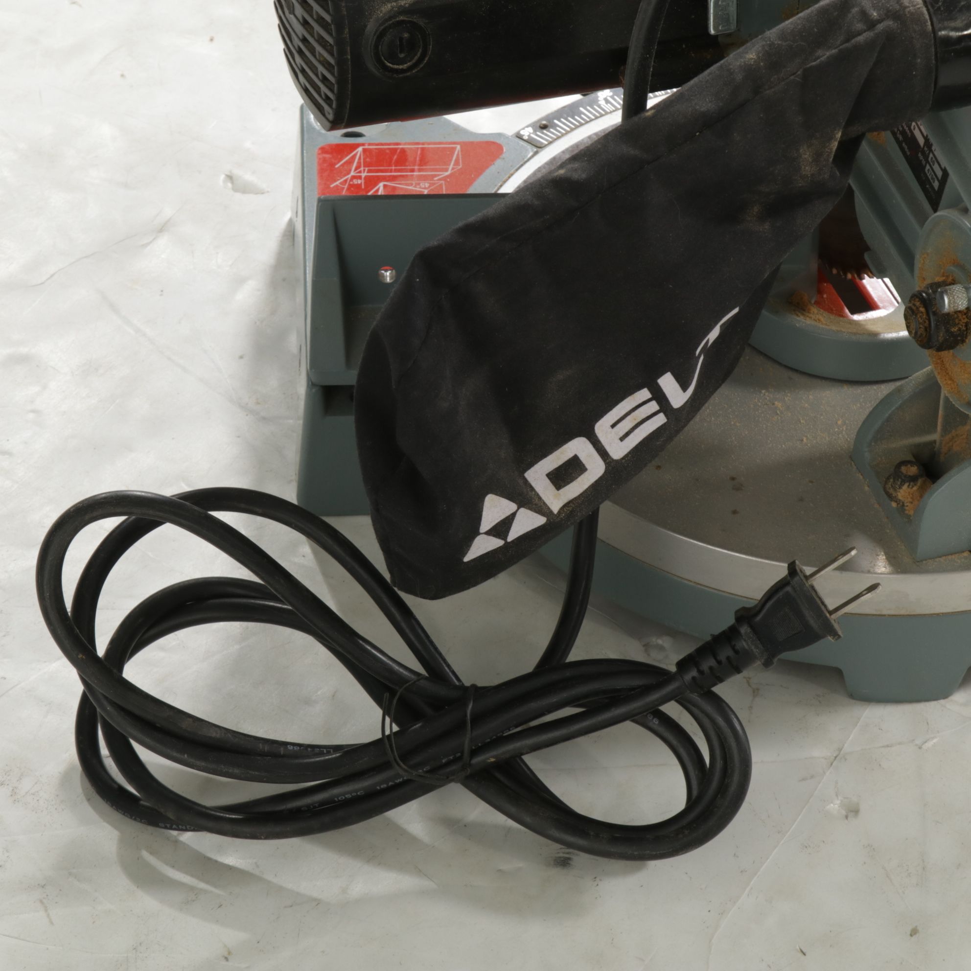 Delta 8.25-Inch Compound Miter Saw and Band Saw