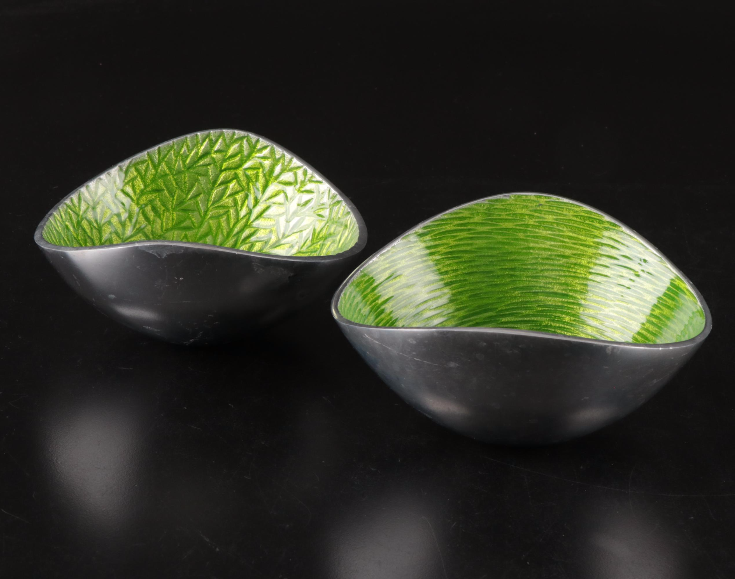 Judith Kruger Grainware "Tiara" Ice Bucket with Towle Knives and Other Bowls