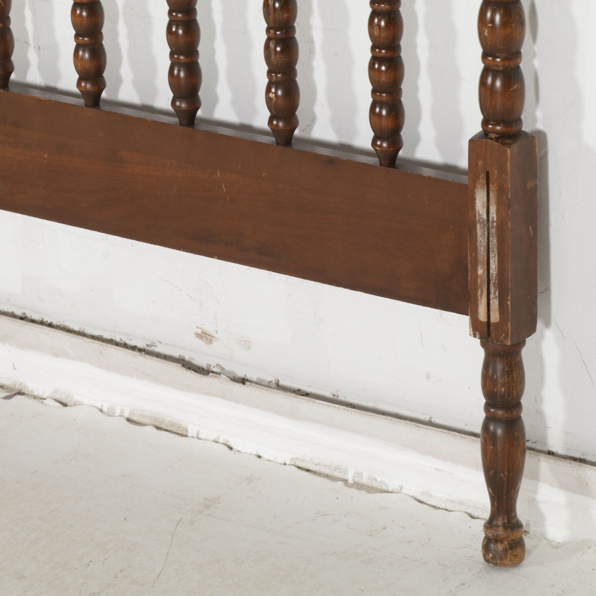 Jenny Lind Style Turned Wood Full Size Bed Frame