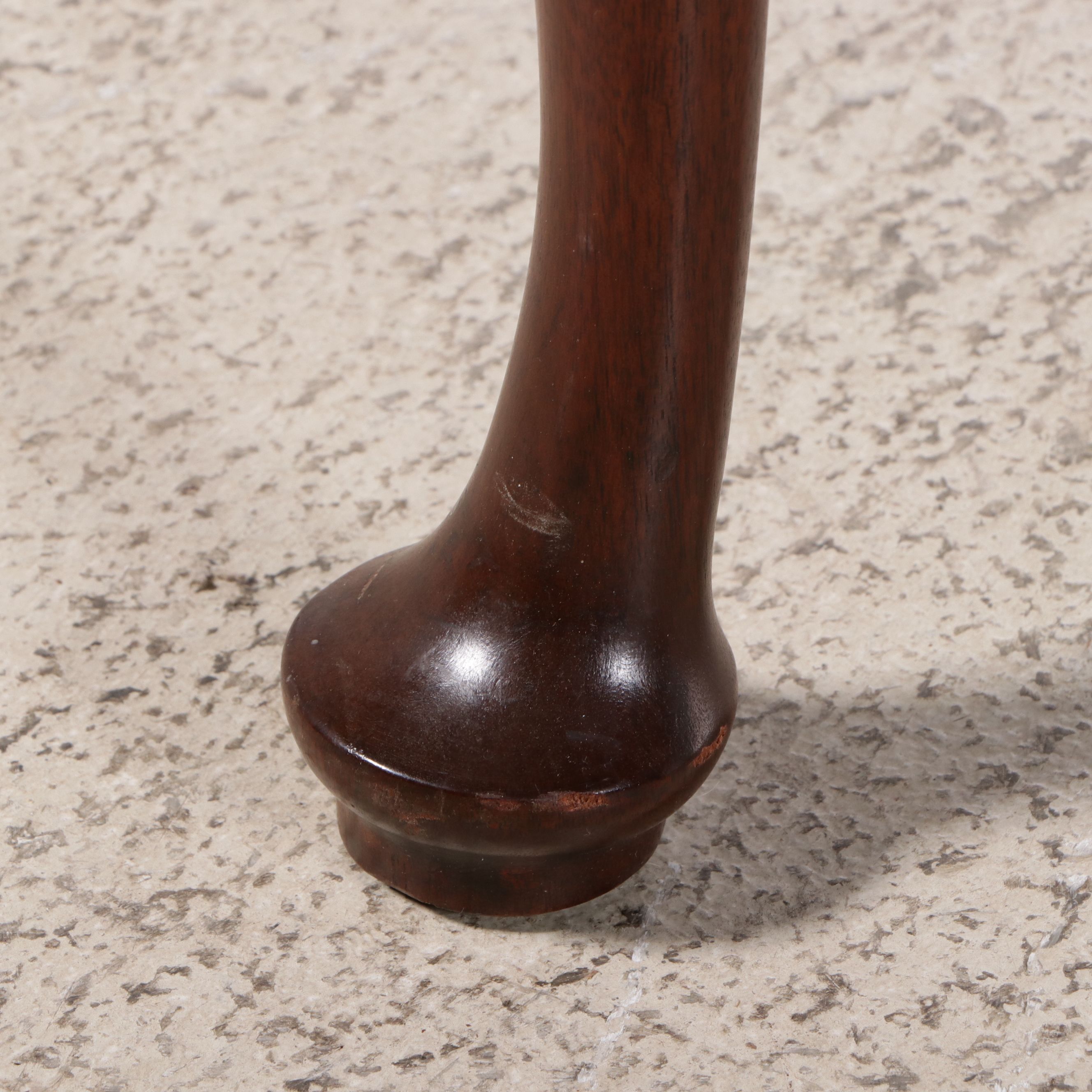 Henkel-Harris Co. Queen Anne Style Mahogany Seven-Piece Dining Set, Late 20th C.