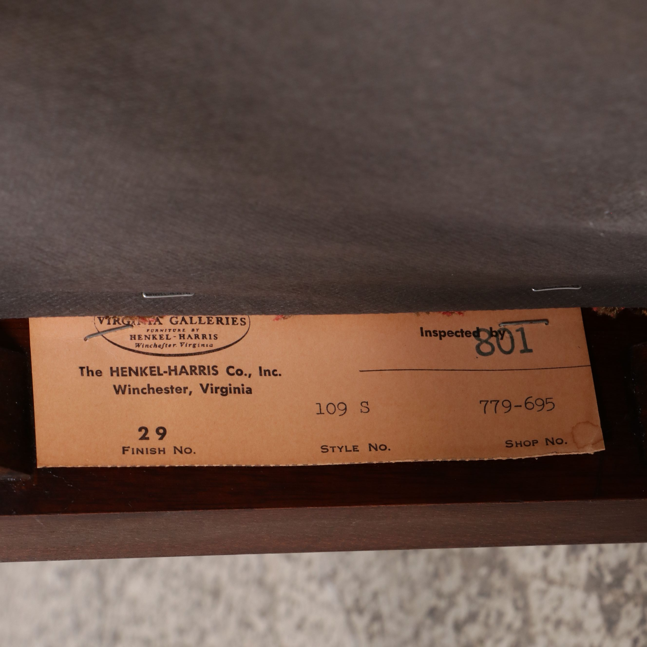 Henkel-Harris Co. Queen Anne Style Mahogany Seven-Piece Dining Set, Late 20th C.