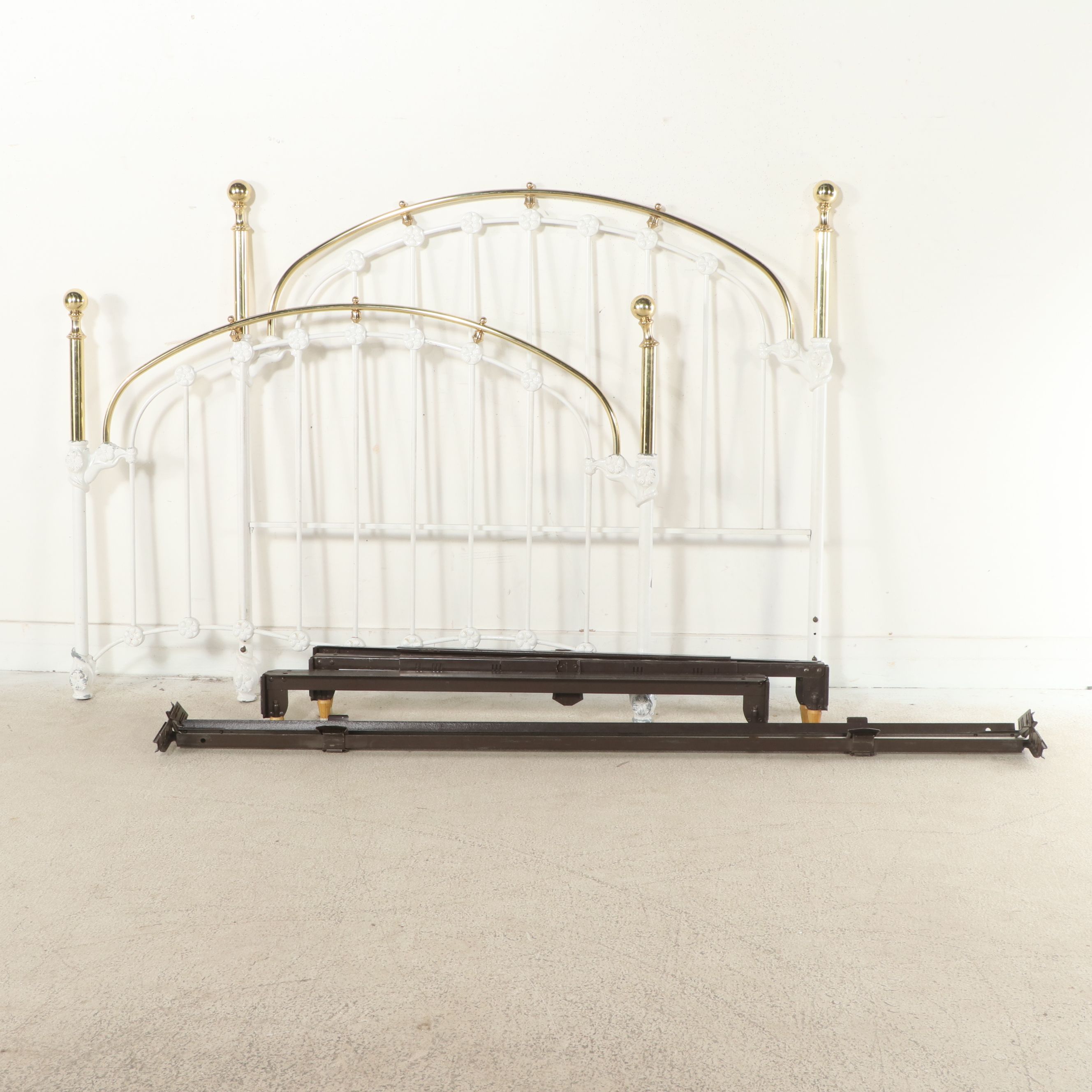 Dresher Victorian Style Parcel-Painted Metal Queen Size Bed Frame