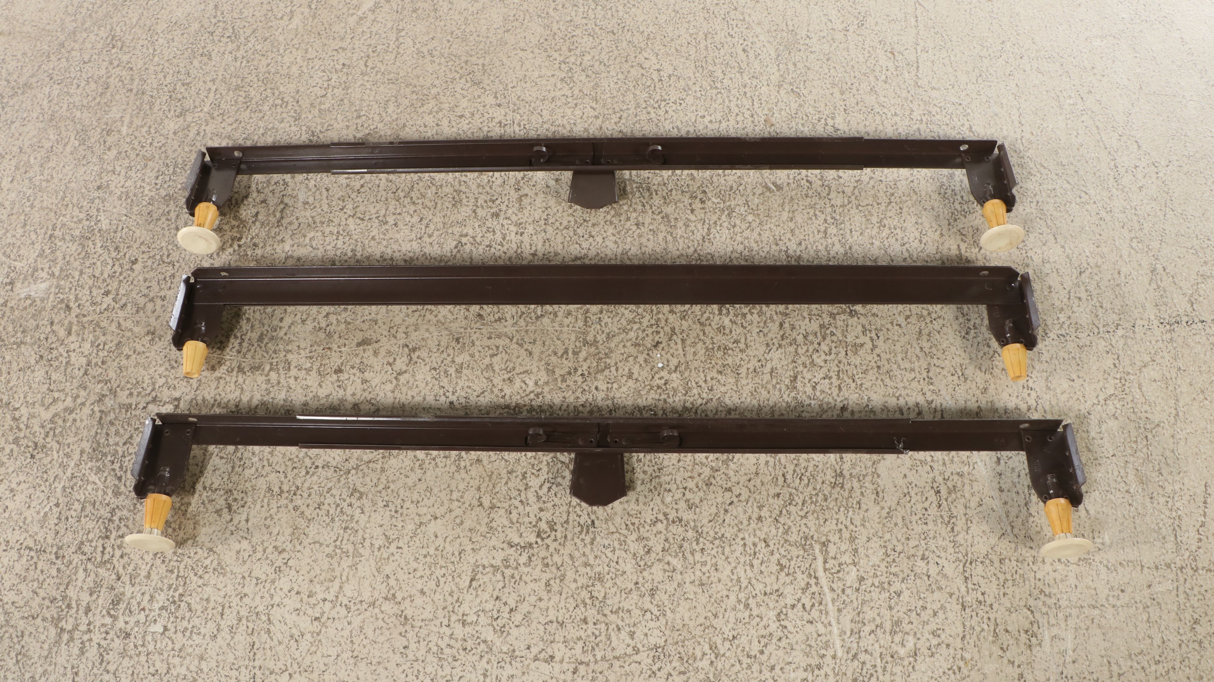 Dresher Victorian Style Parcel-Painted Metal Queen Size Bed Frame