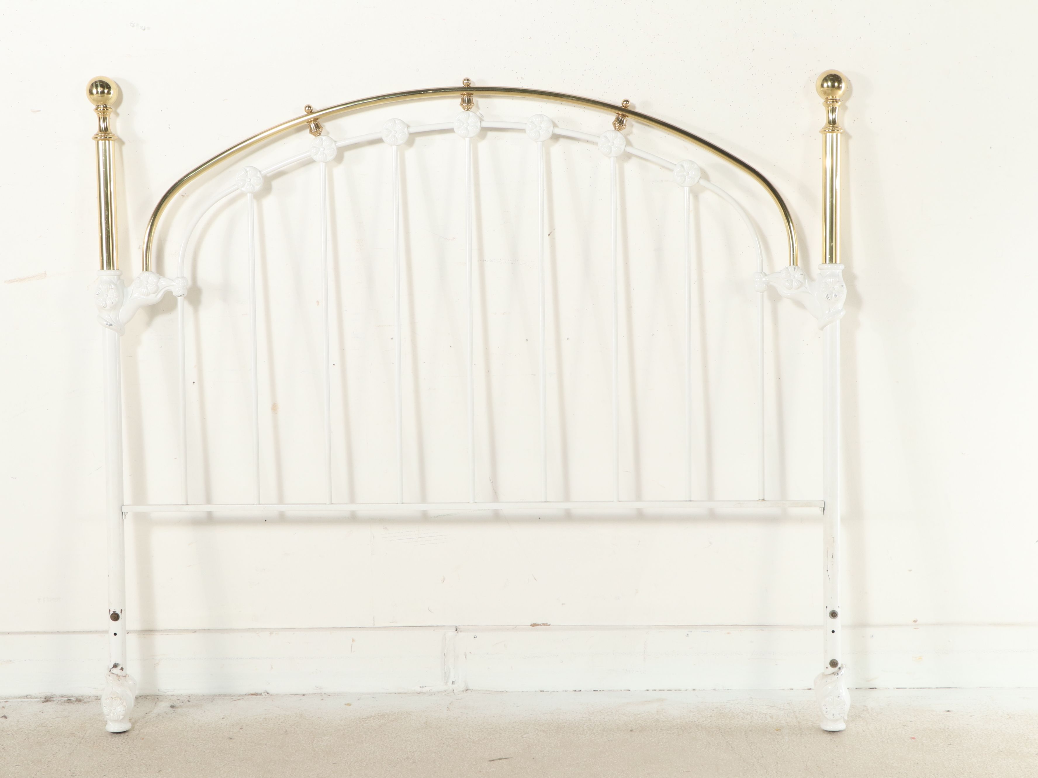 Dresher Victorian Style Parcel-Painted Metal Queen Size Bed Frame