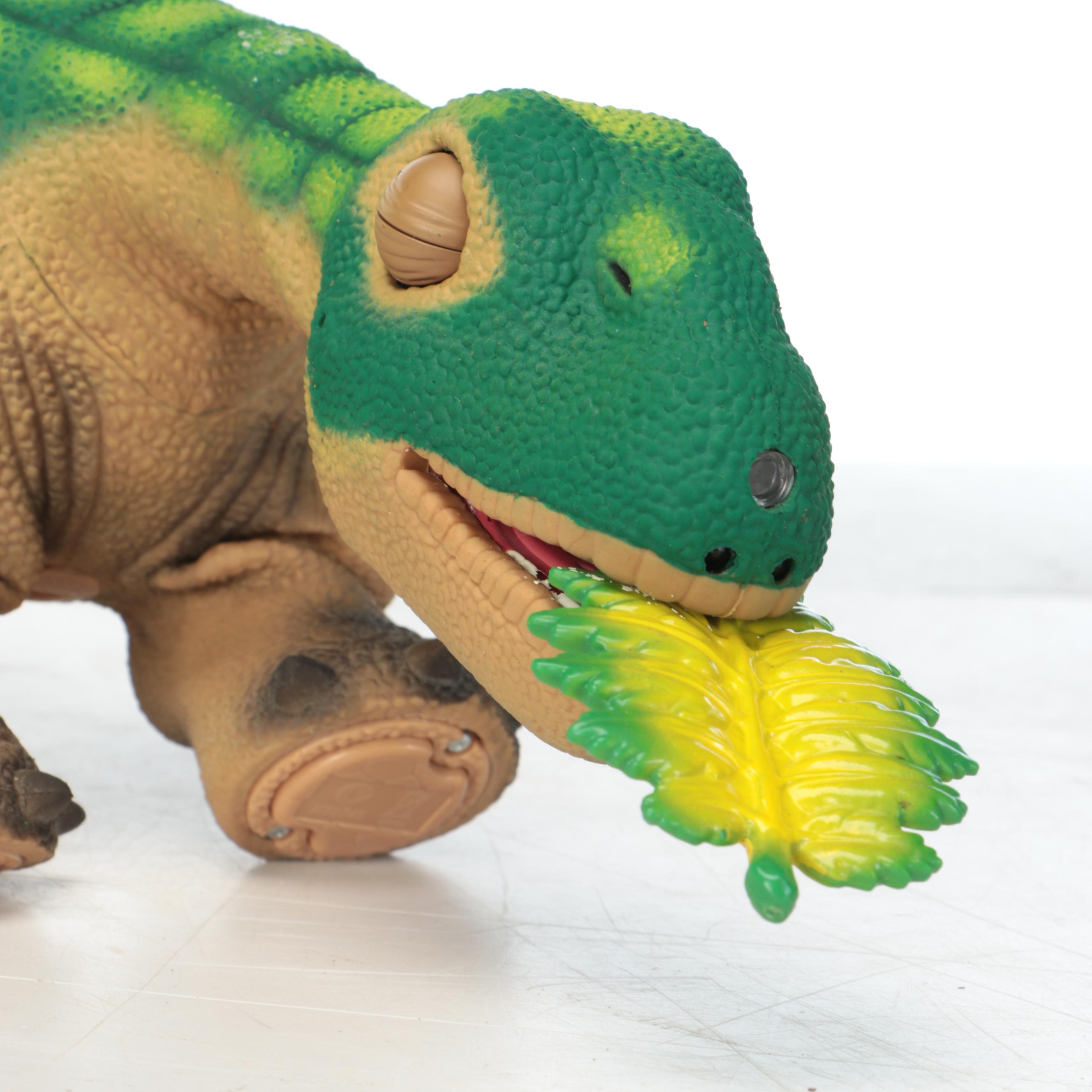 "Pleo: A Ugobe Life Form", "Fengyuan Space Fighter" and Other Toys