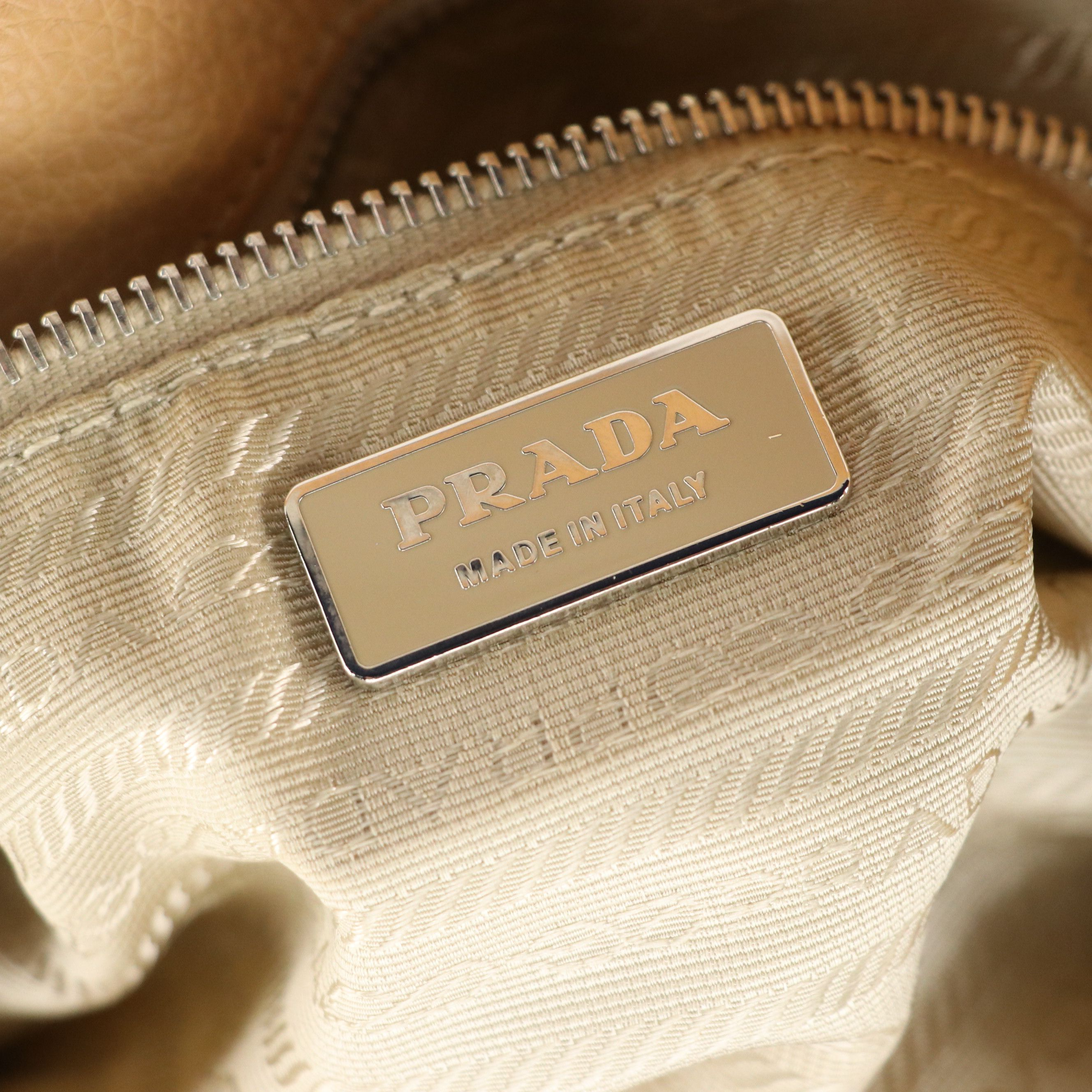Prada Tote Bag in Beige Vitello Daino Leather
