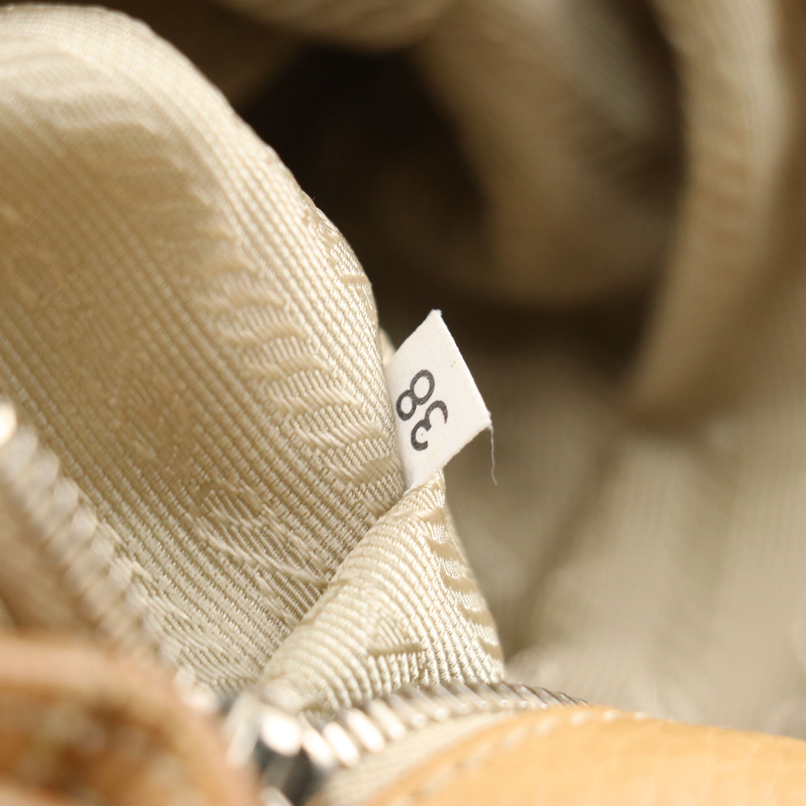 Prada Tote Bag in Beige Vitello Daino Leather