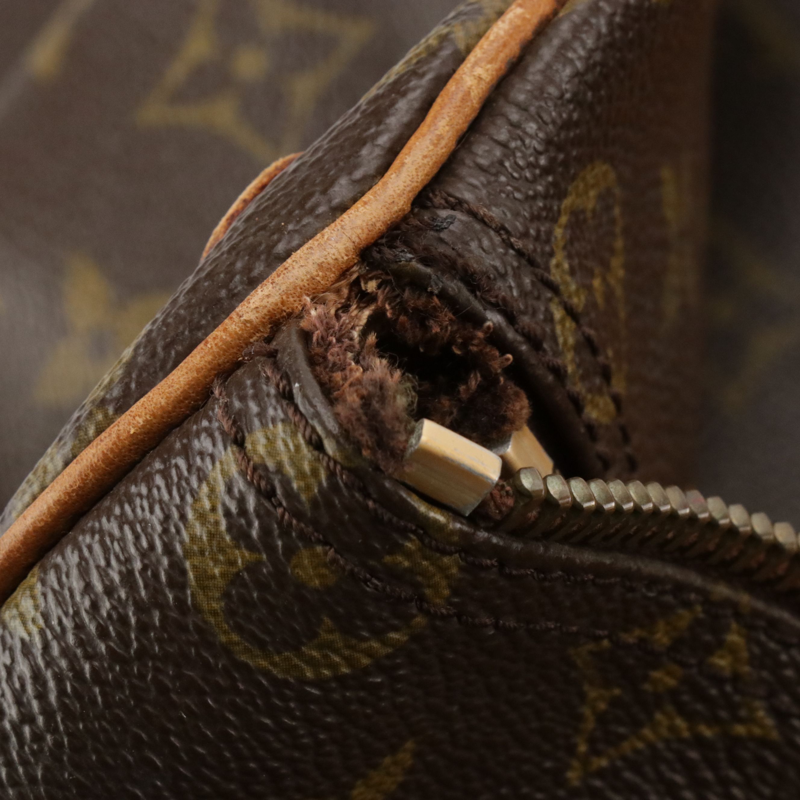 Louis Vuitton Keepall 50 in Monogram Canvas and Leather