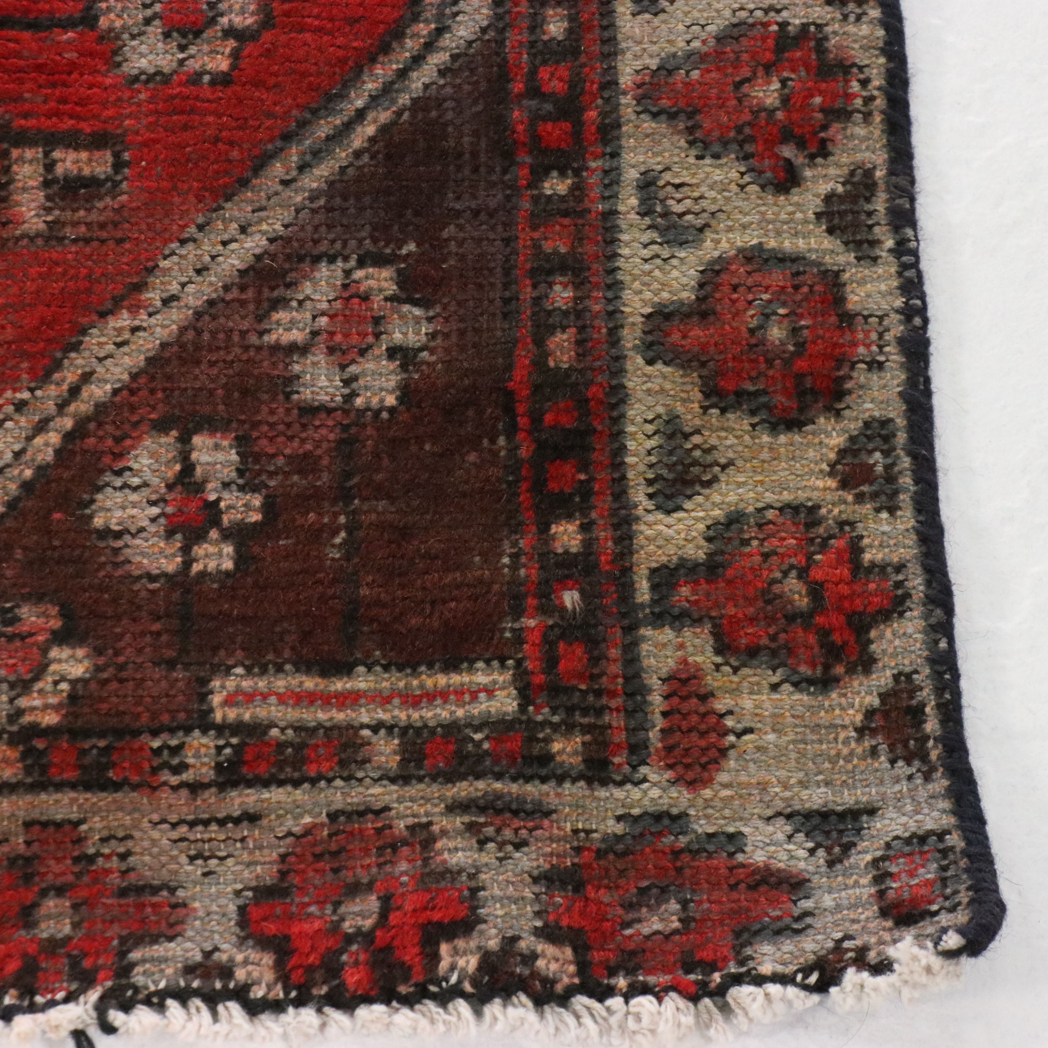 3'4 x 6' Hand-Knotted Persian Shiraz Area Rug