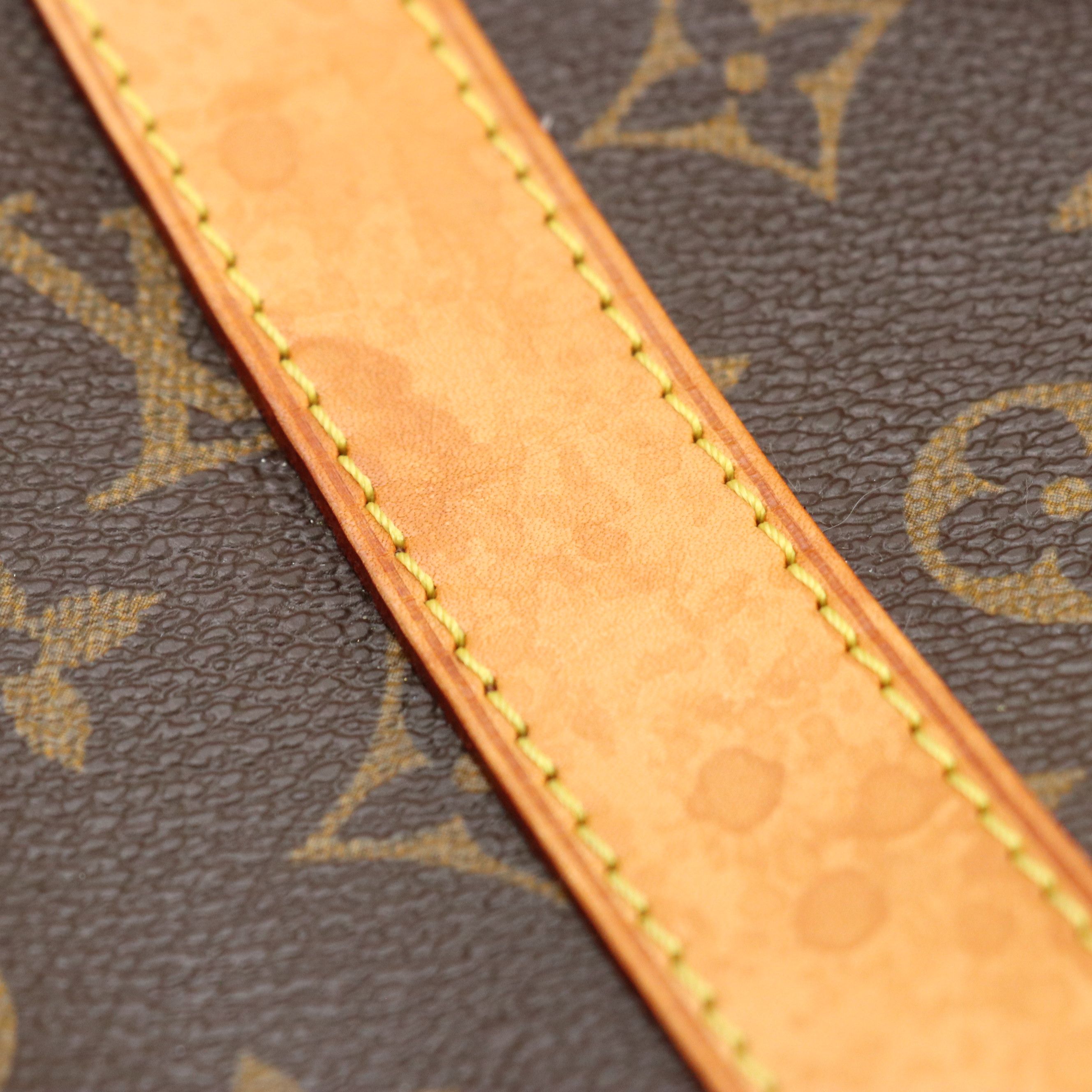 Louis Vuitton Keepall 55 Bandoulière in Monogram Canvas and Vachetta Leather