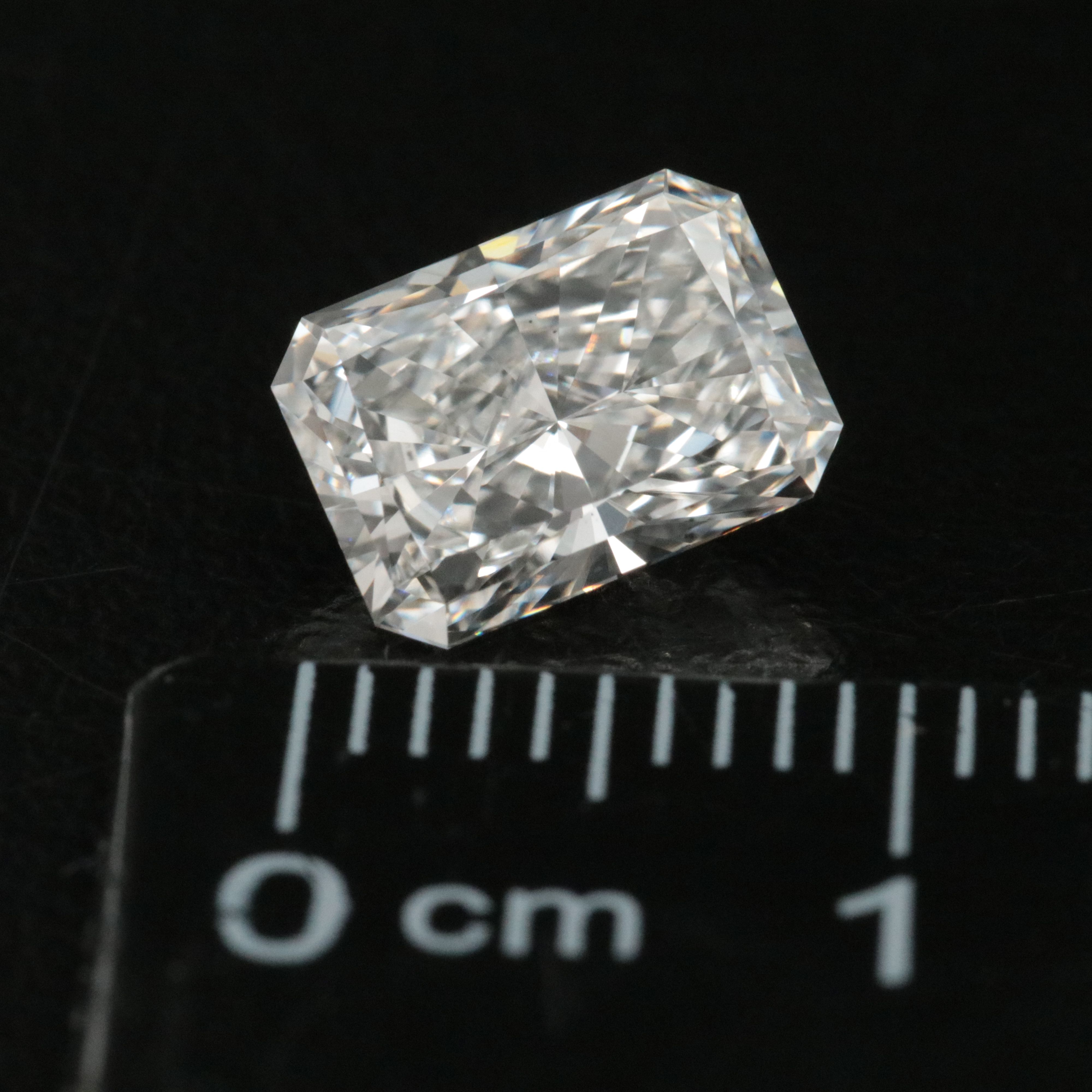 Loose 1.90 CT Lab Grown Diamond with IGI Report