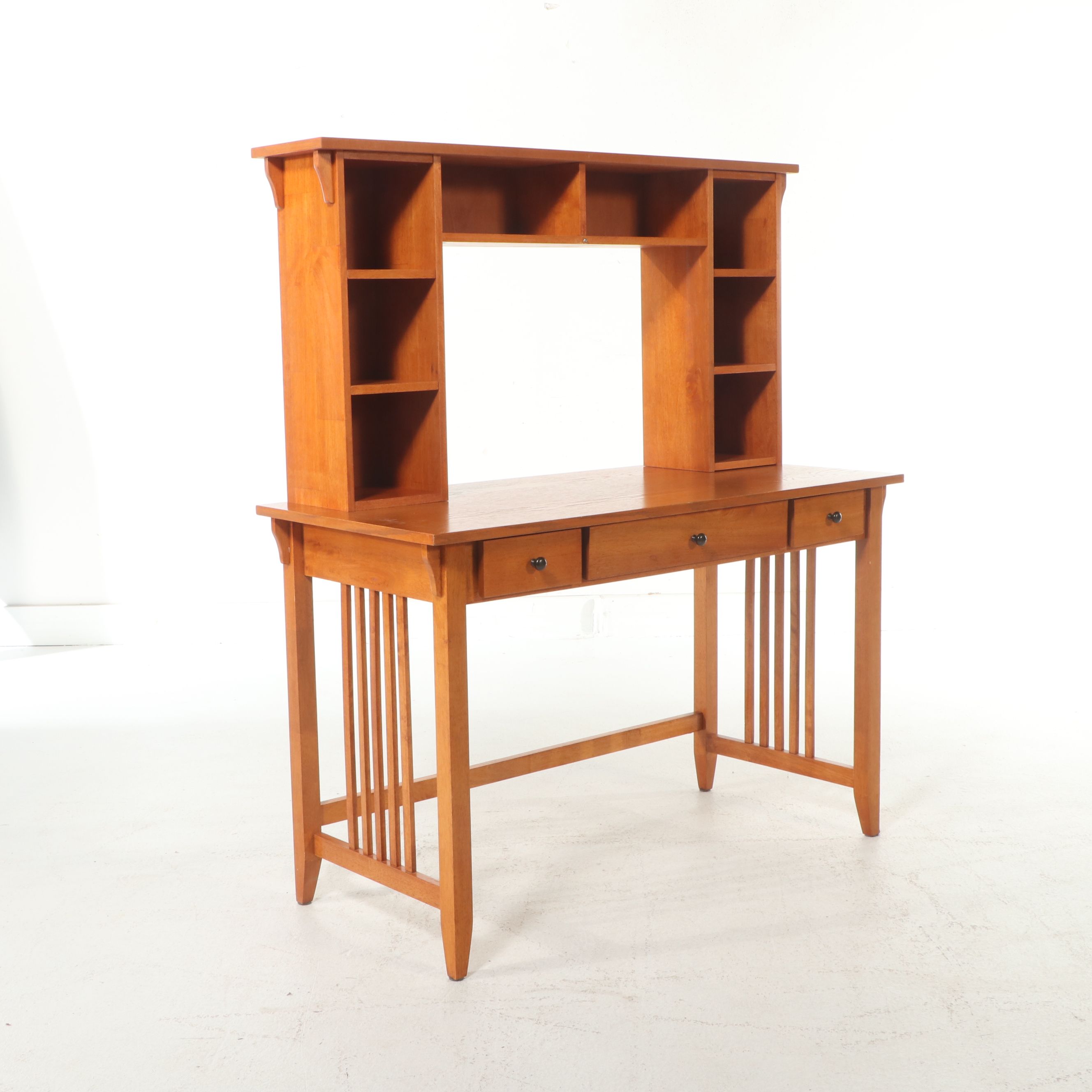 Craftsman Style Oak Finish Hutch-Shaped Desk