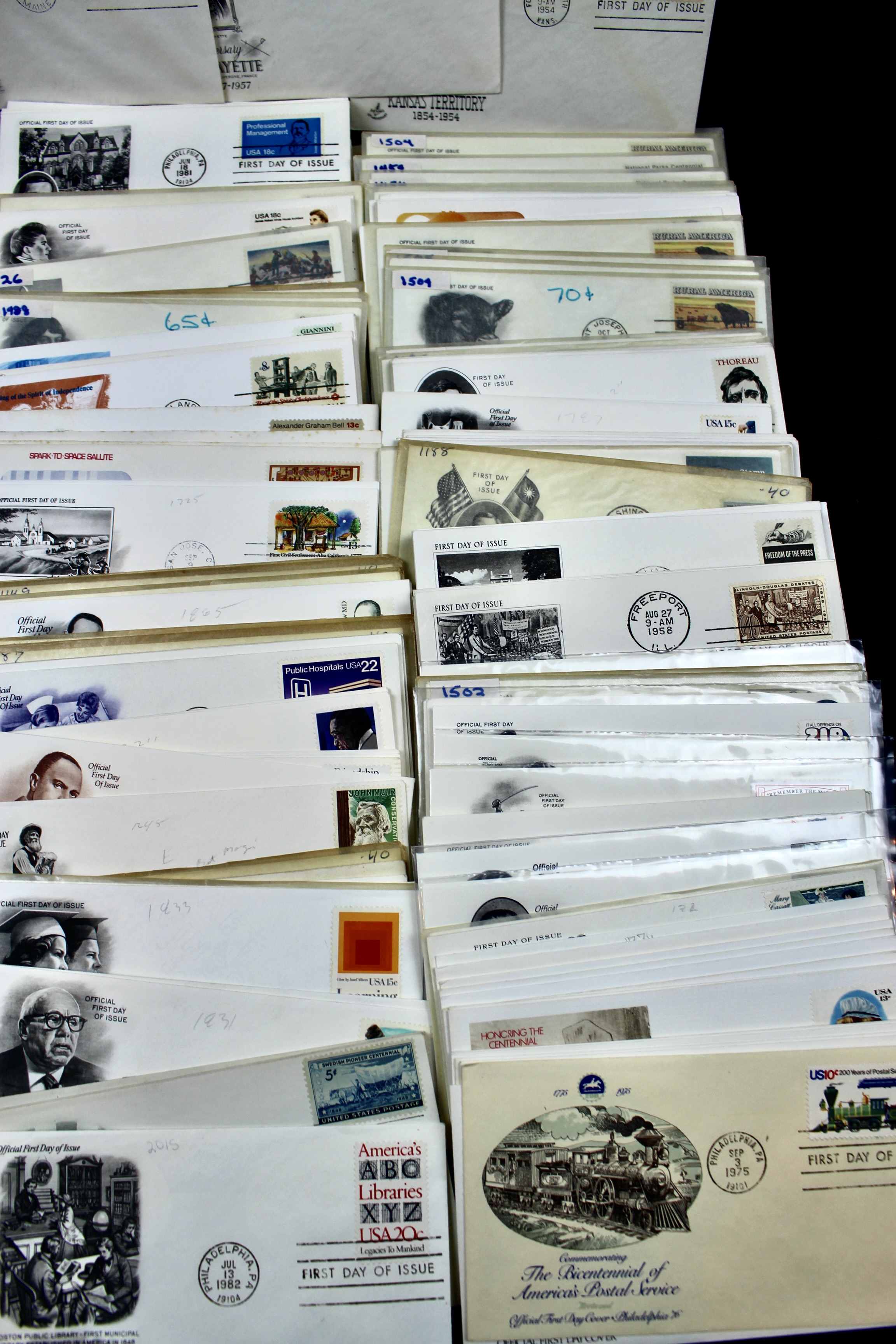 350 U.S. First Day Covers, All with Cachets, Unaddressed
