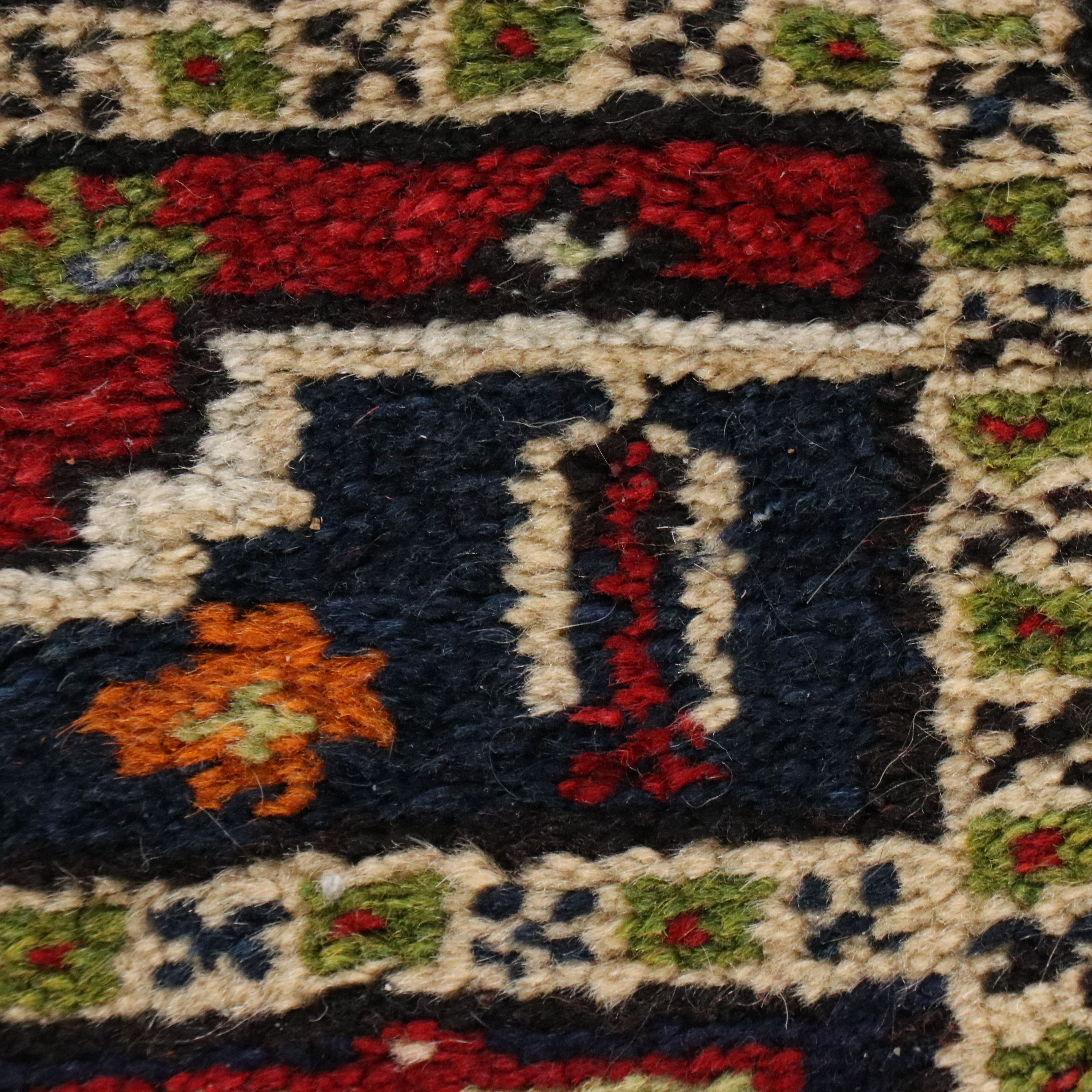 2' x 3'5 Hand-Knotted Turkish Taşpınar Accent Rug