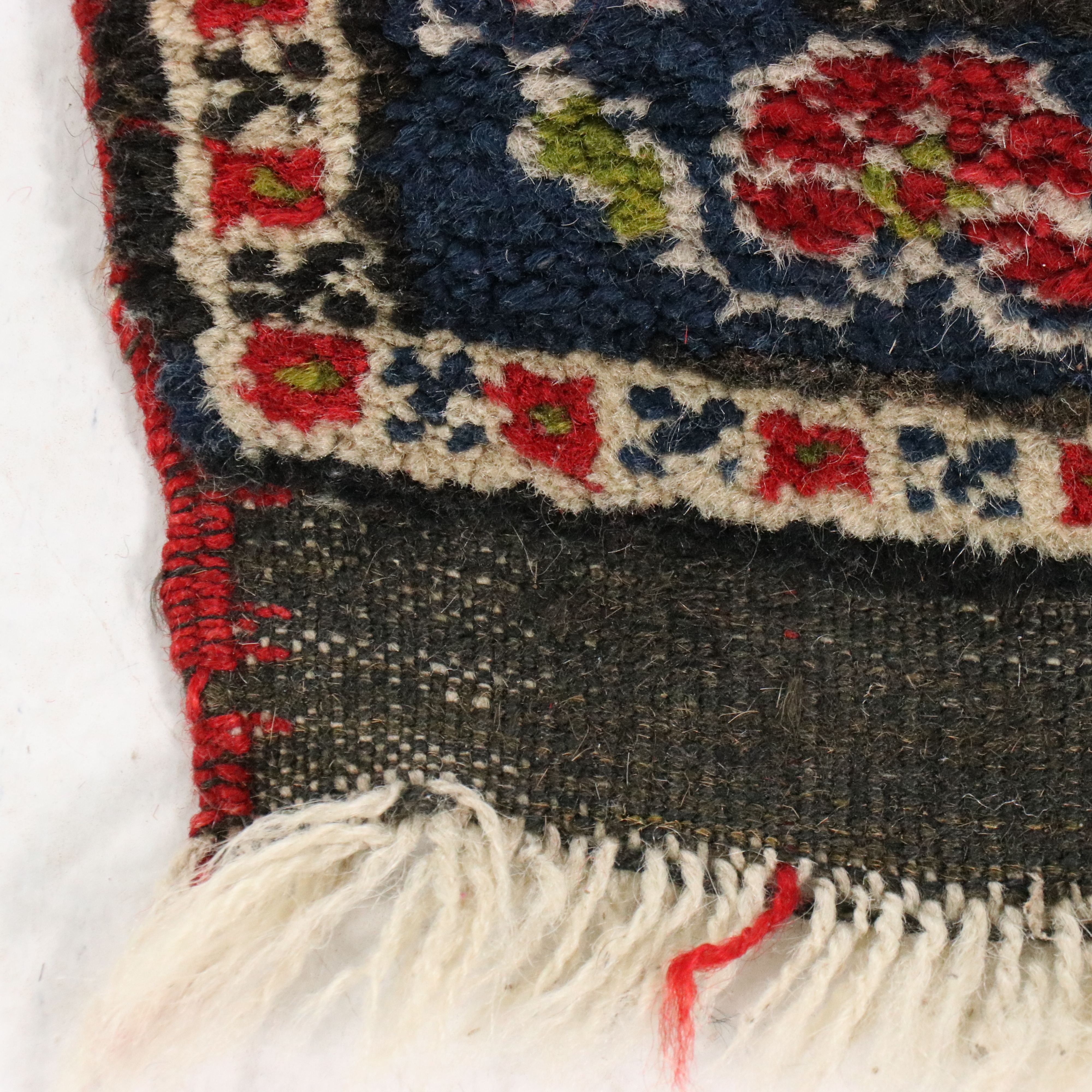 2' x 3'5 Hand-Knotted Turkish Taşpınar Accent Rug