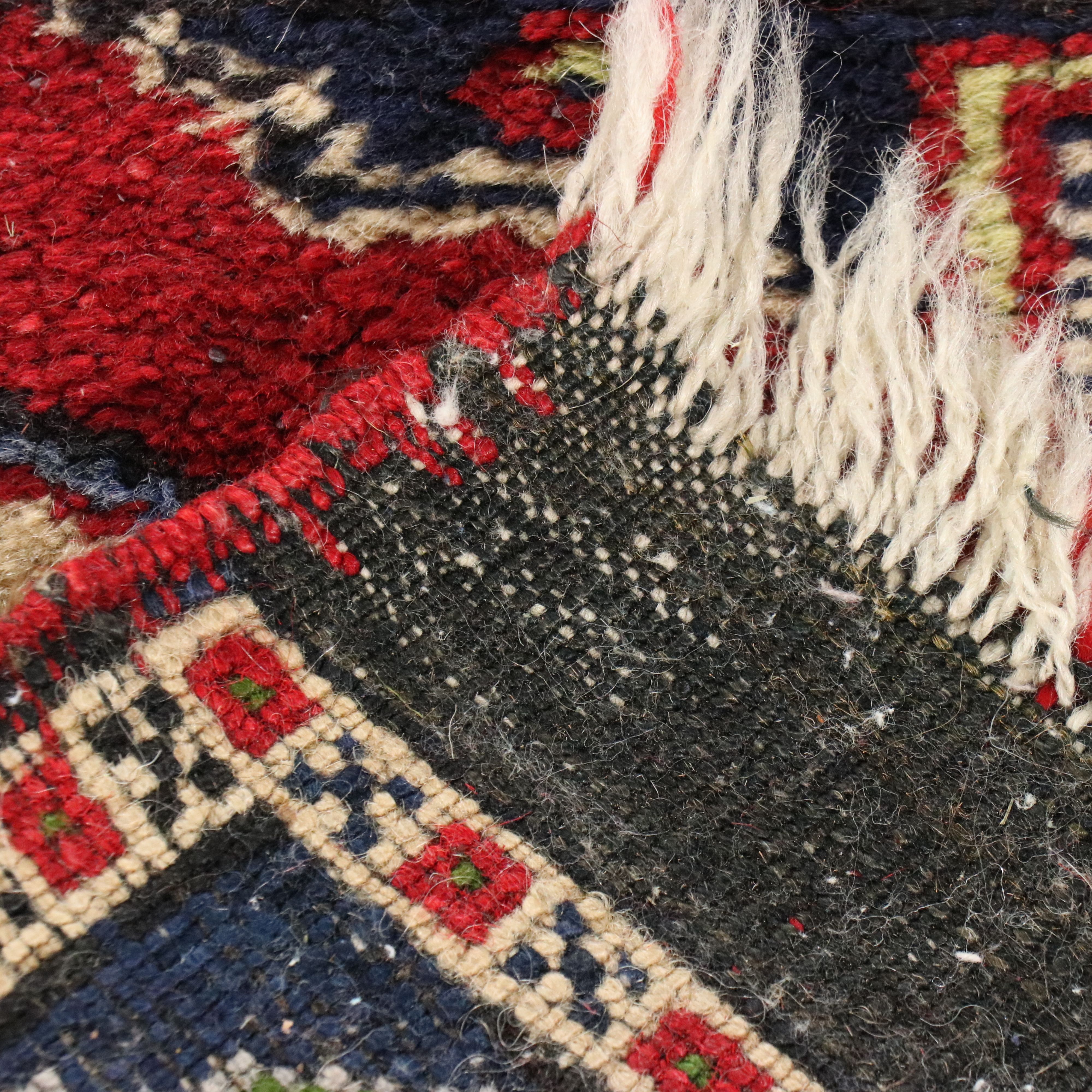 2' x 3'5 Hand-Knotted Turkish Taşpınar Accent Rug